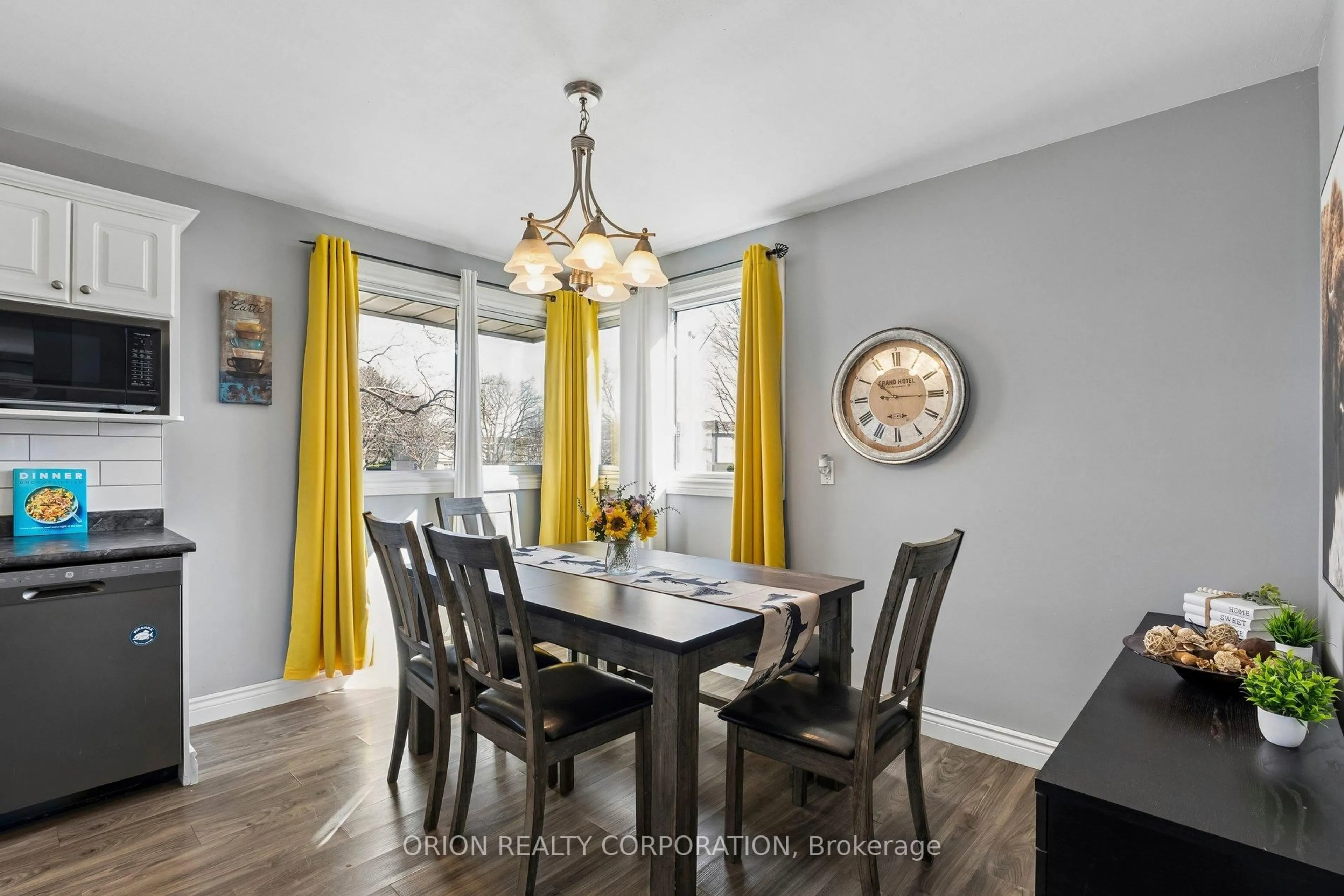 Dining room, wood/laminate floor for 1014B Vanier Ave, Woodstock Ontario N4S 4K4