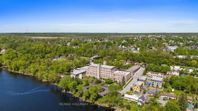 1 Rosamond St #107, Almonte 2