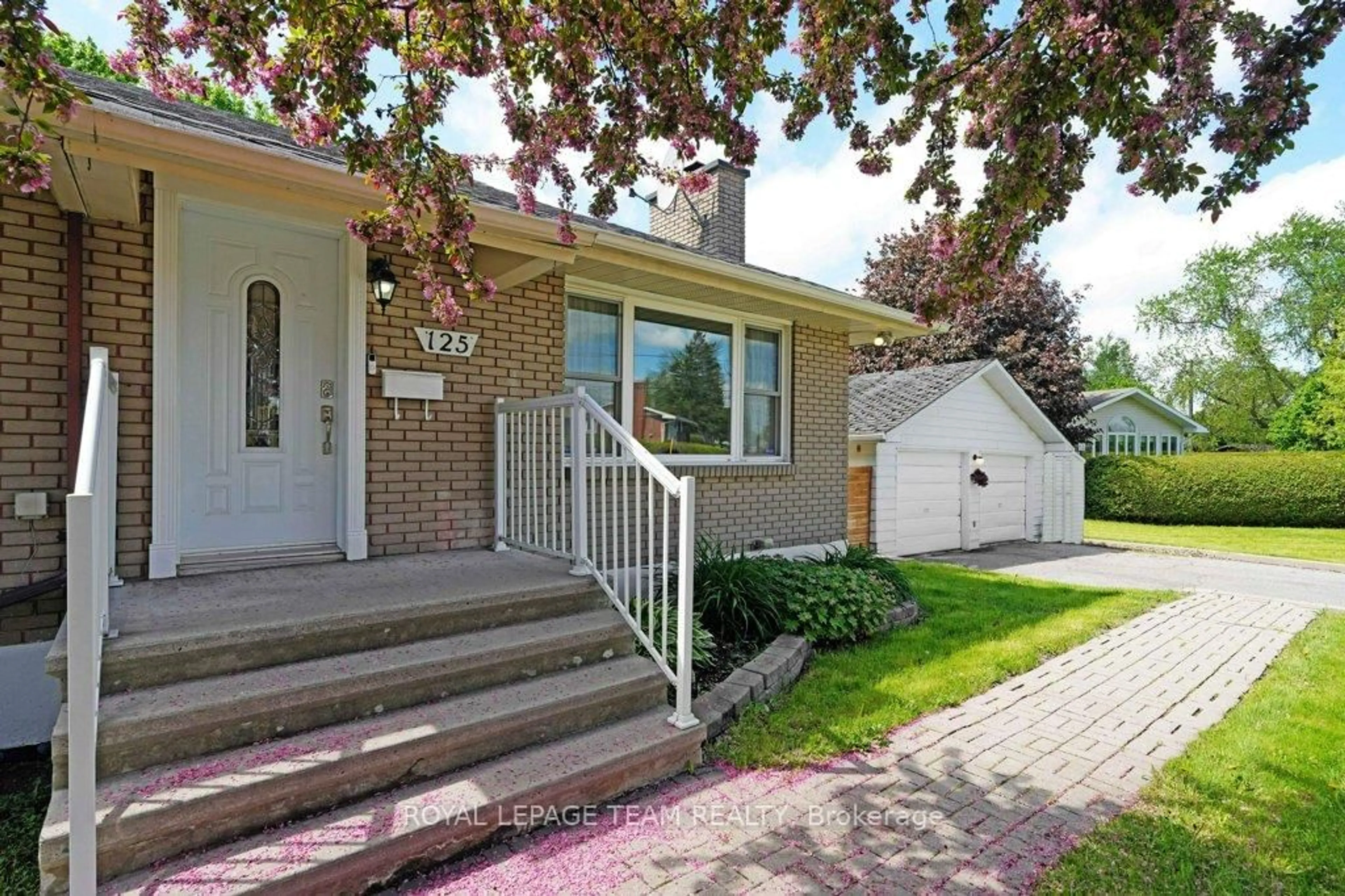 Home with brick exterior material, street for 125 Norice St, Ottawa Ontario K2G 2Y2