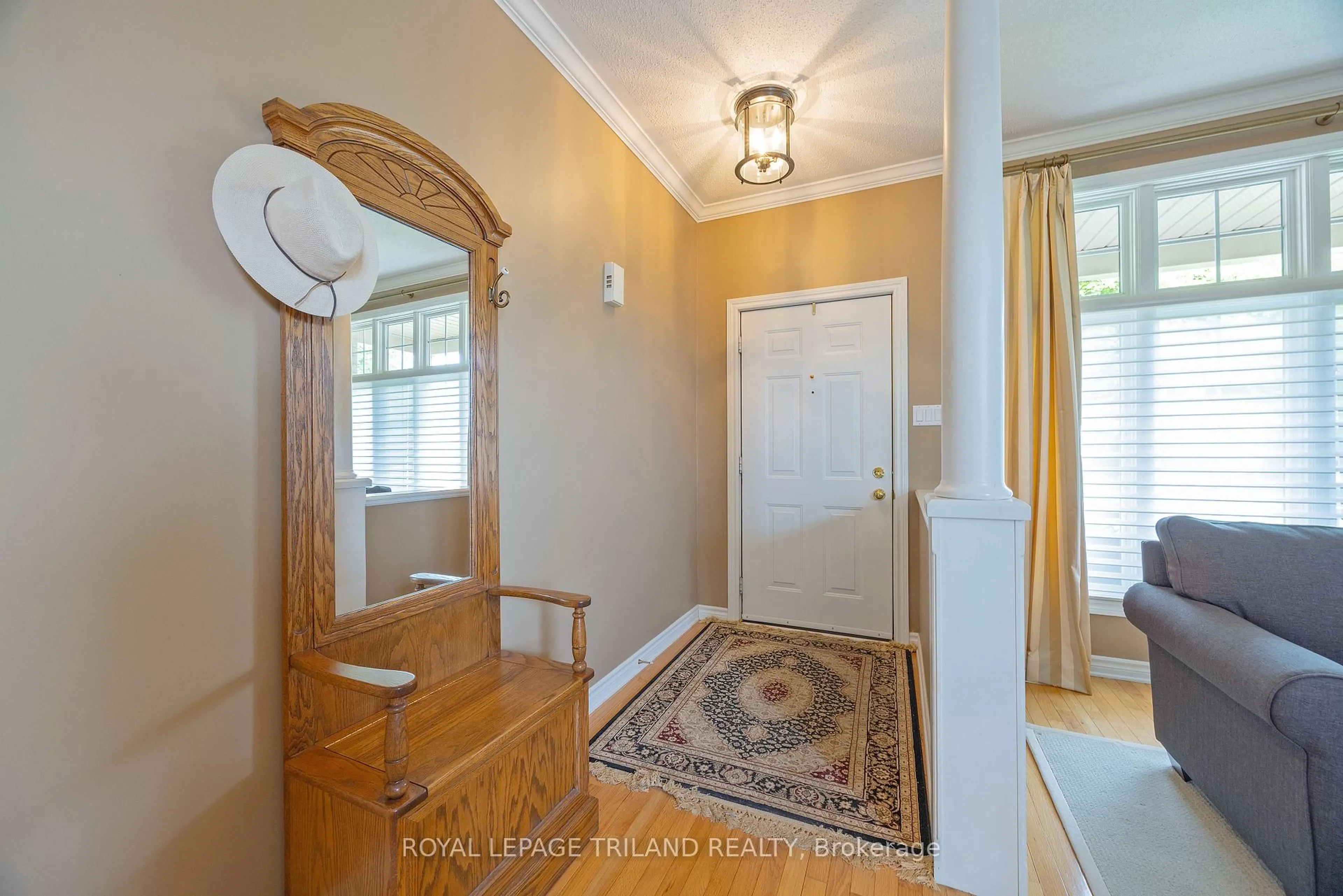 Indoor entryway for 9 Cadeau Terr #1, London South Ontario N6K 4T5