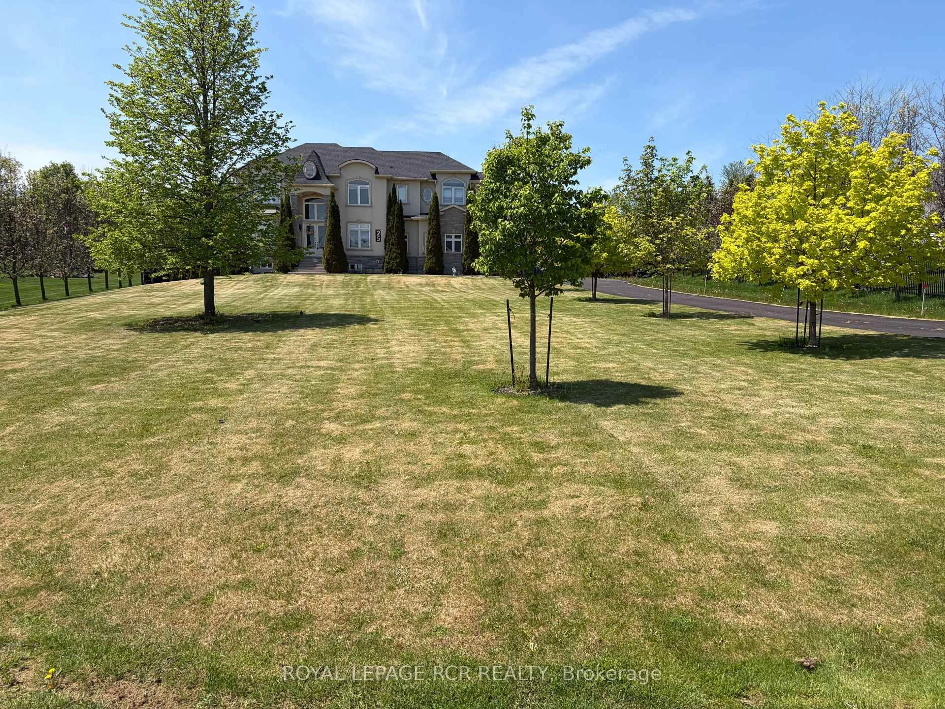 A pic from outside/outdoor area/front of a property/back of a property/a pic from drone, unknown for 25 Brookhaven Cres, East Garafraxa Ontario L9W 7L9