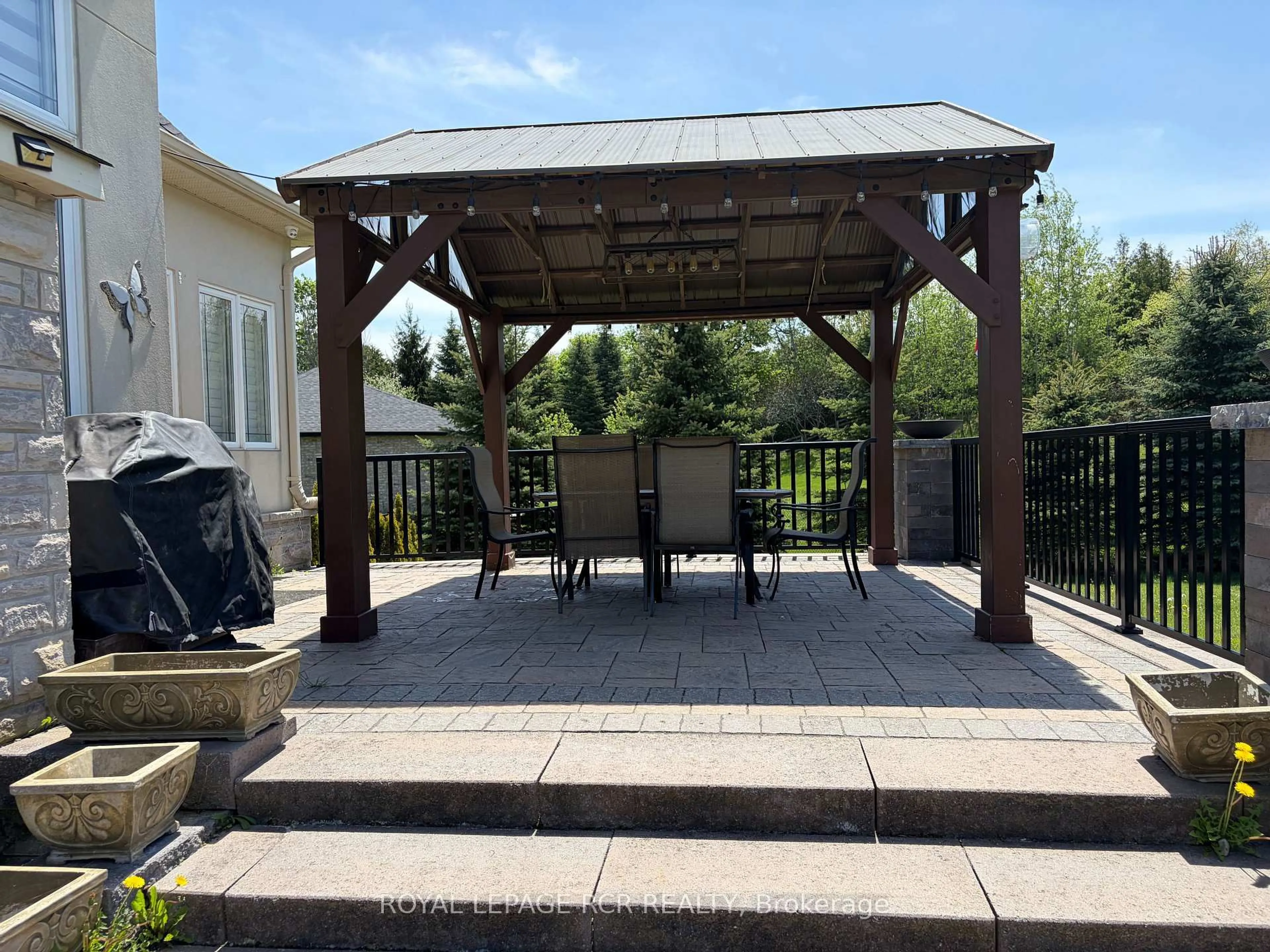 Patio, unknown for 25 Brookhaven Cres, East Garafraxa Ontario L9W 7L9