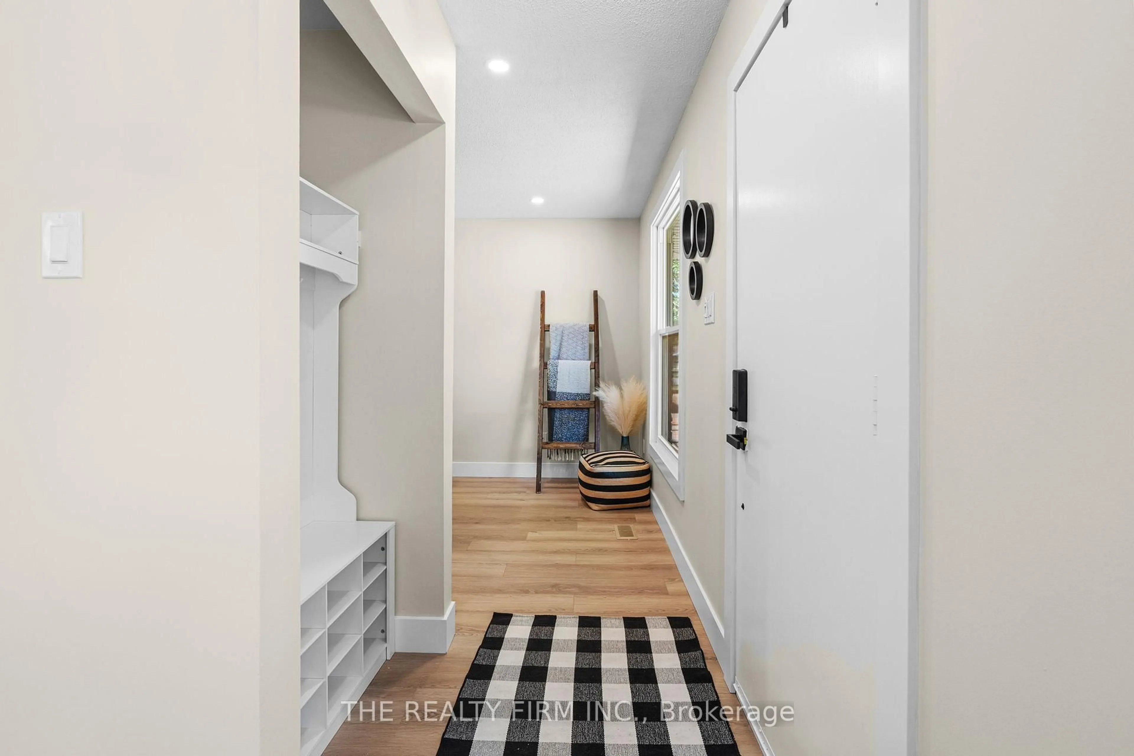 Indoor entryway for 51 Patience Cres, London South Ontario N6E 2K7