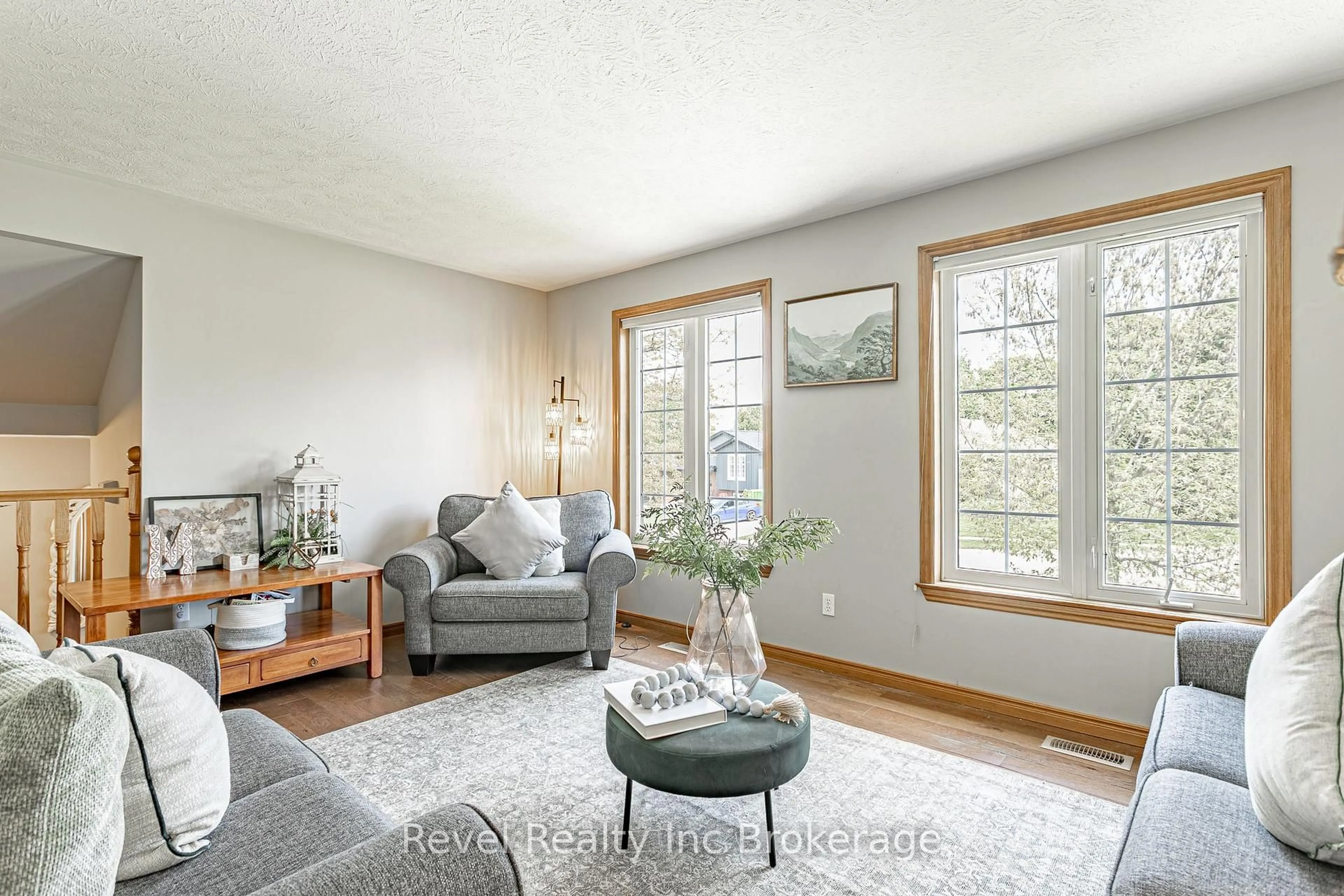 Living room with furniture, unknown for 122 Hemlock Rd, Ingersoll Ontario N5C 3Z6