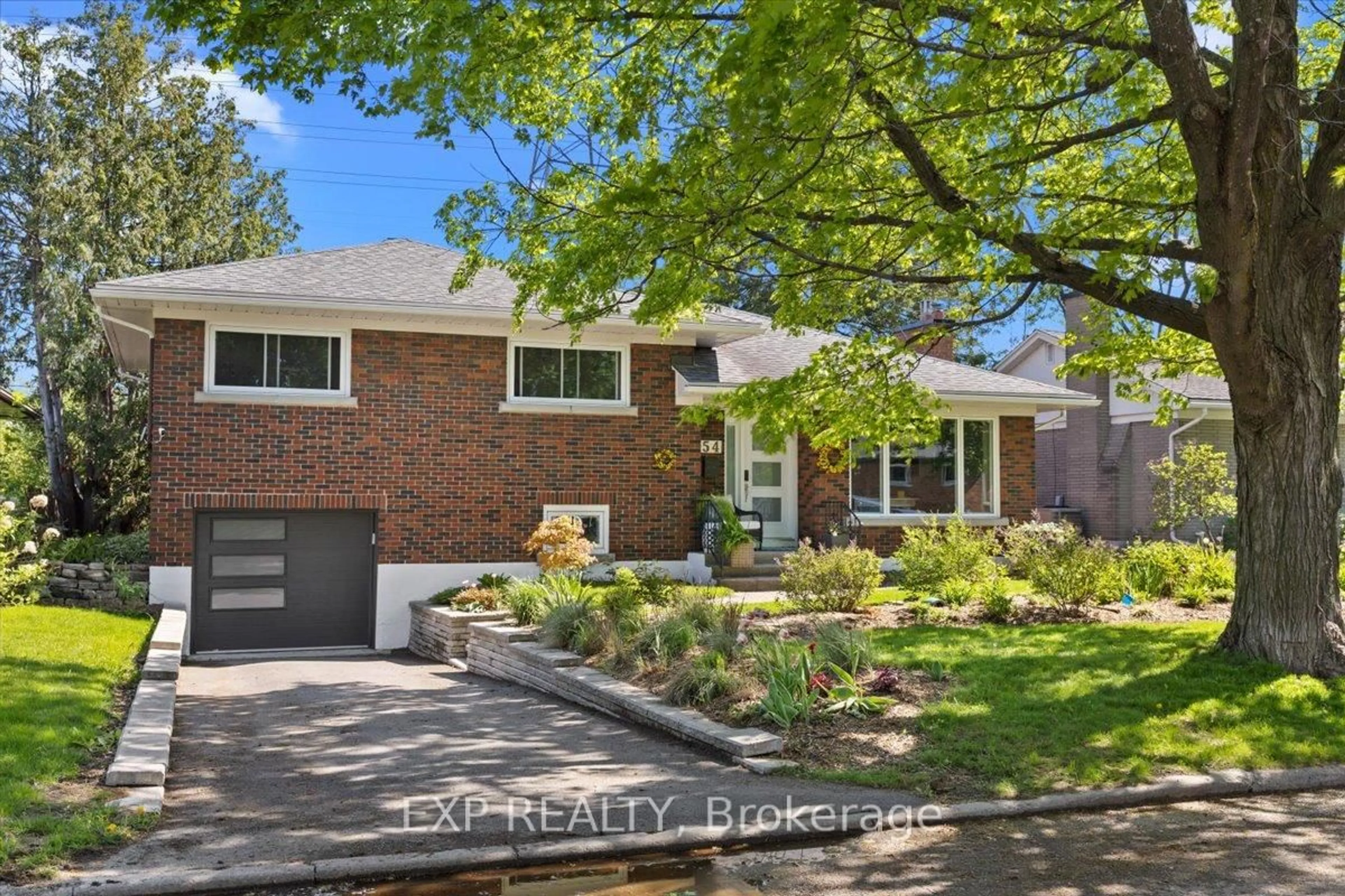 Home with brick exterior material, street for 554 Browning Ave, Ottawa Ontario K1G 0T4