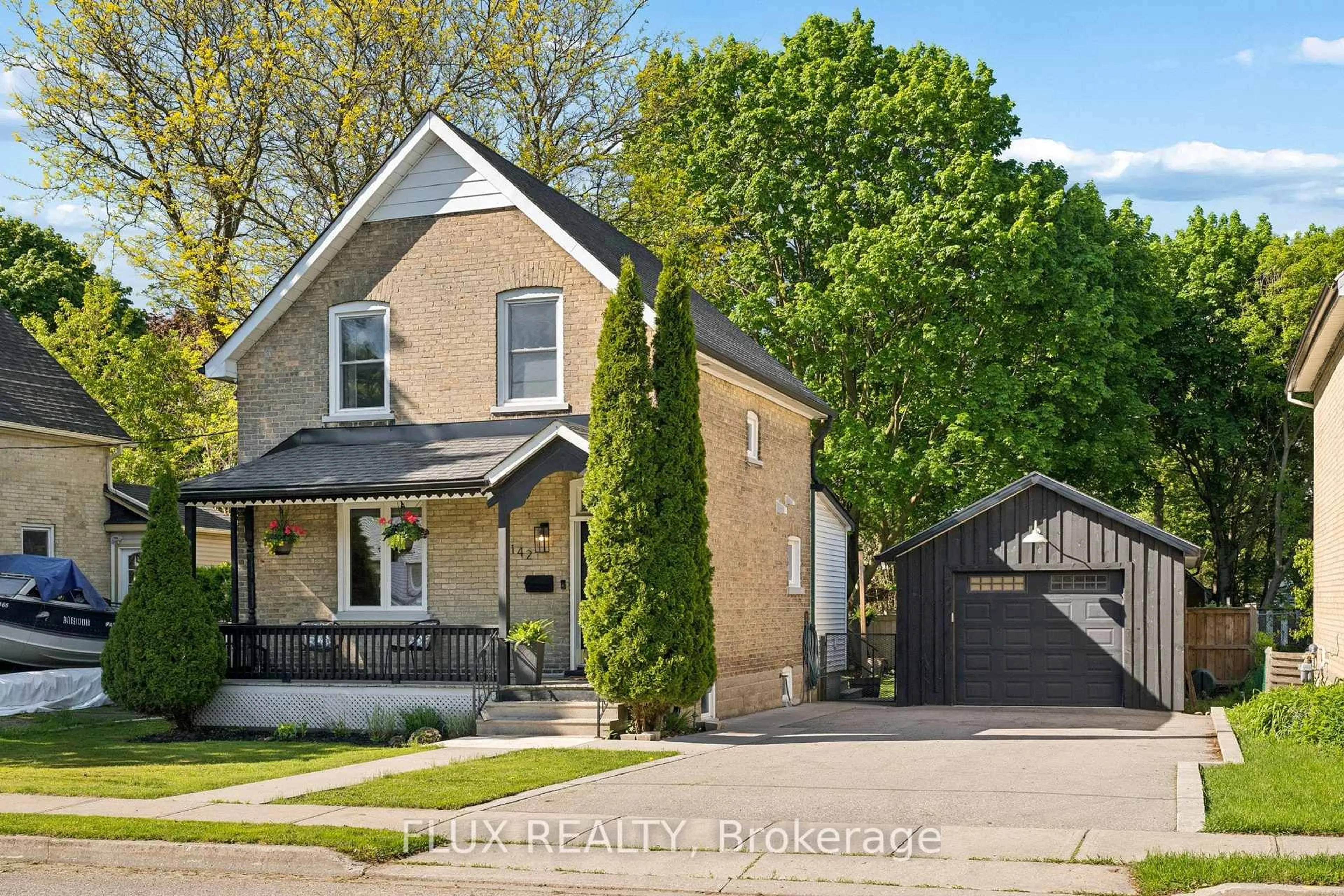 Home with brick exterior material, street for 142 Edgar St, Cambridge Ontario N3H 4H8