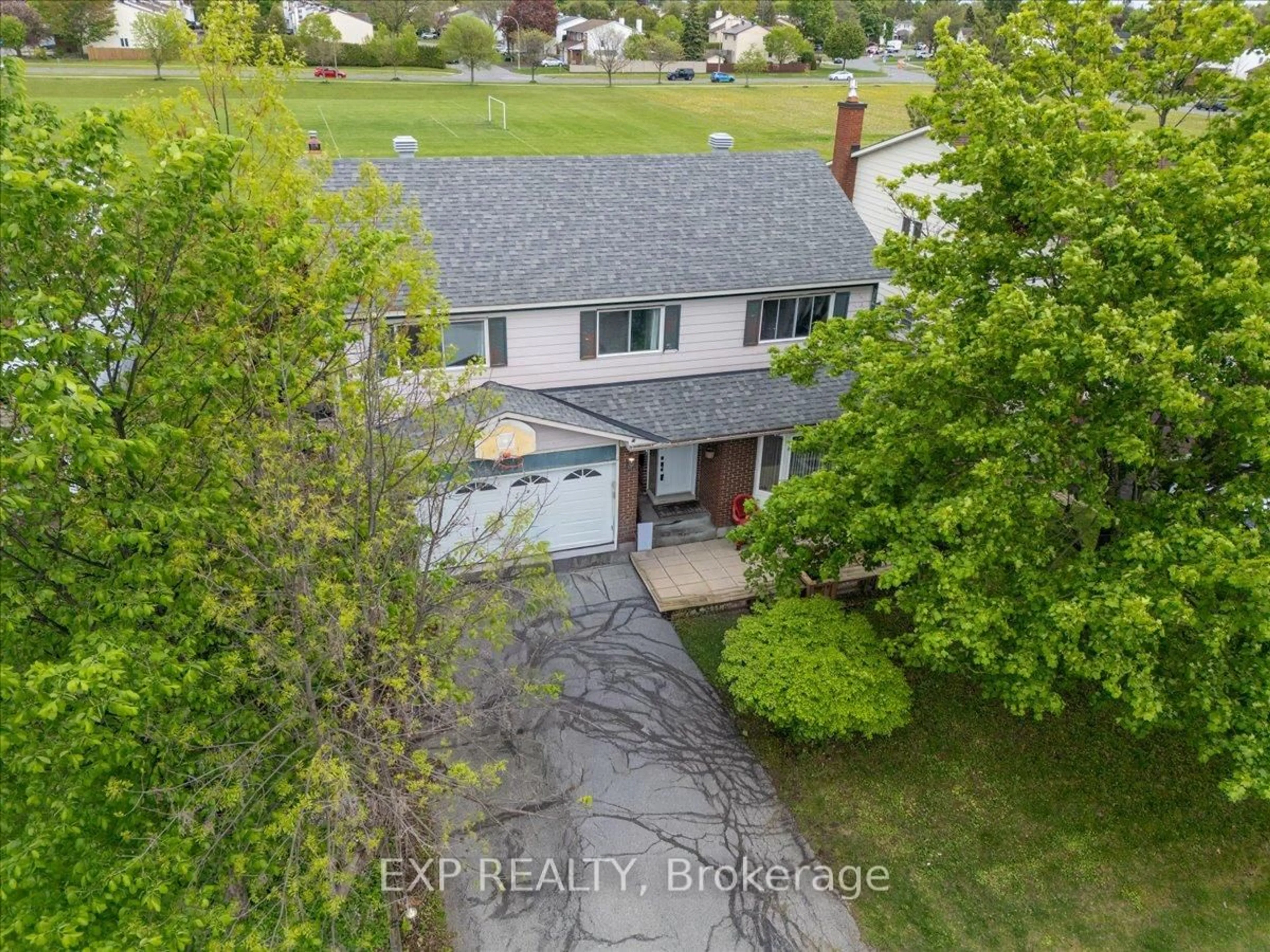 A pic from outside/outdoor area/front of a property/back of a property/a pic from drone, water/lake/river/ocean view for 6383 Larmond Ave, Orleans Ontario K1C 2J9