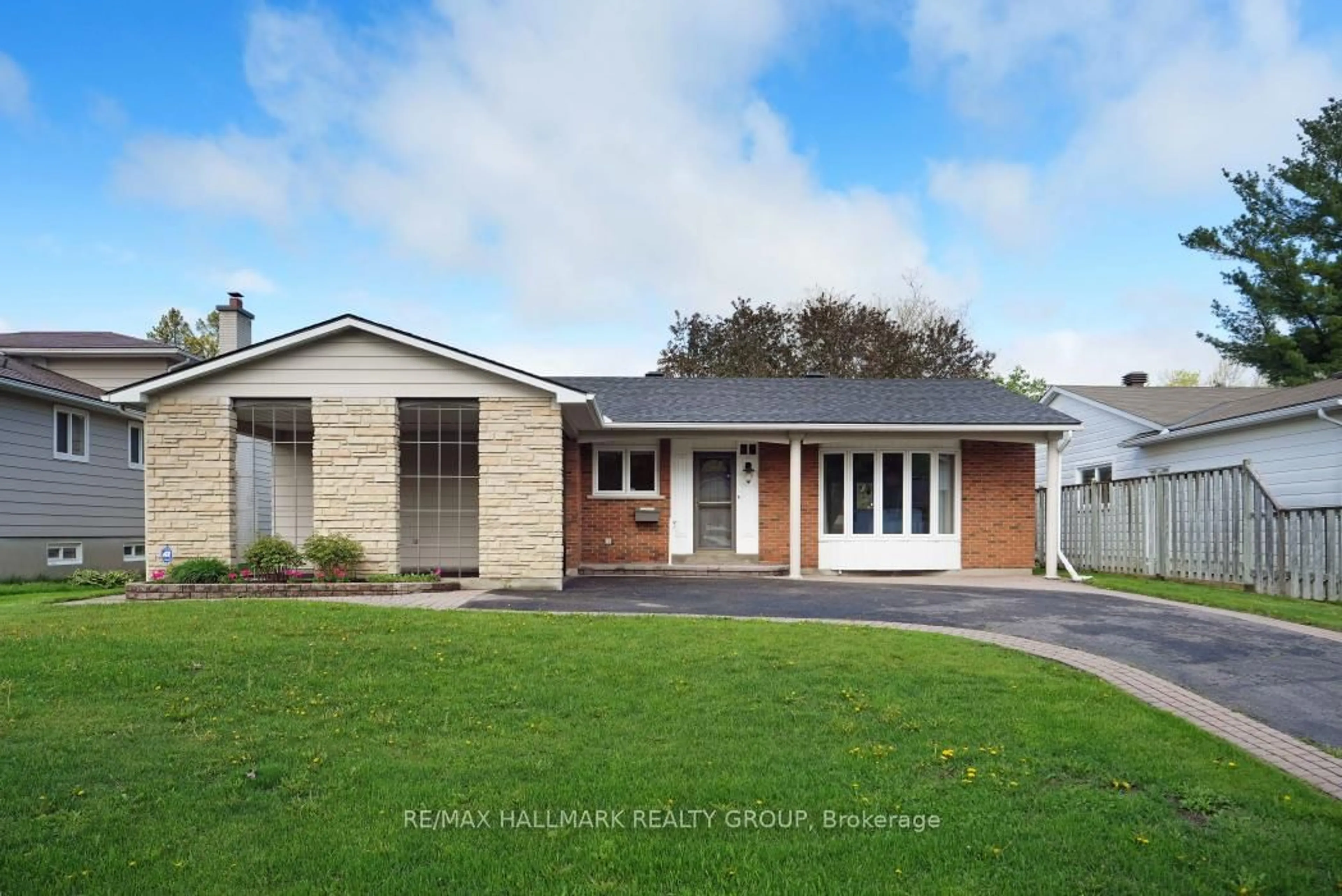 Unknown for 39 Parkwood Cres, Ottawa Ontario K1B 3J5