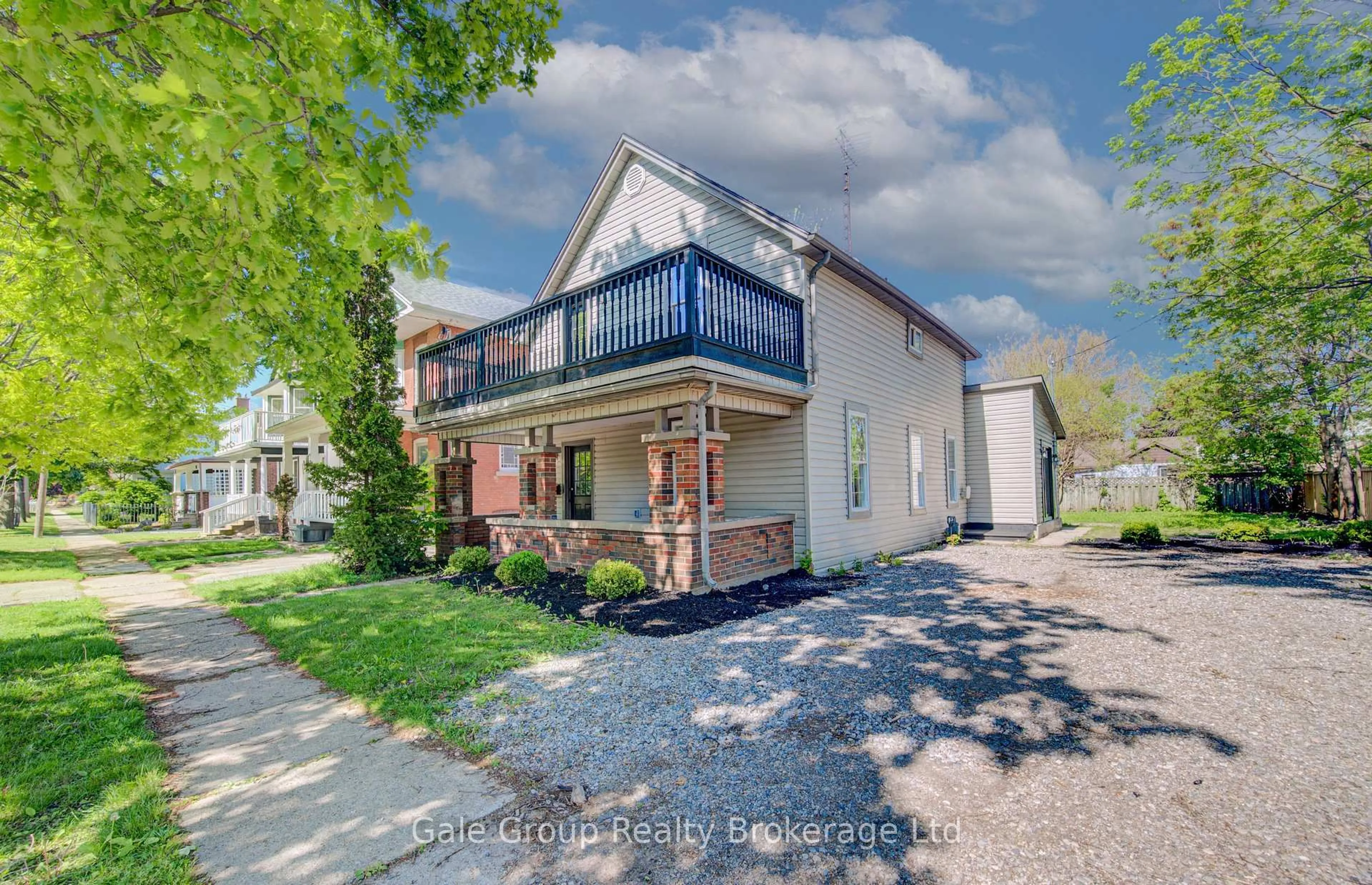 A pic from outside/outdoor area/front of a property/back of a property/a pic from drone, street for 203 Talbot St, Norfolk Ontario N3Y 2Z8