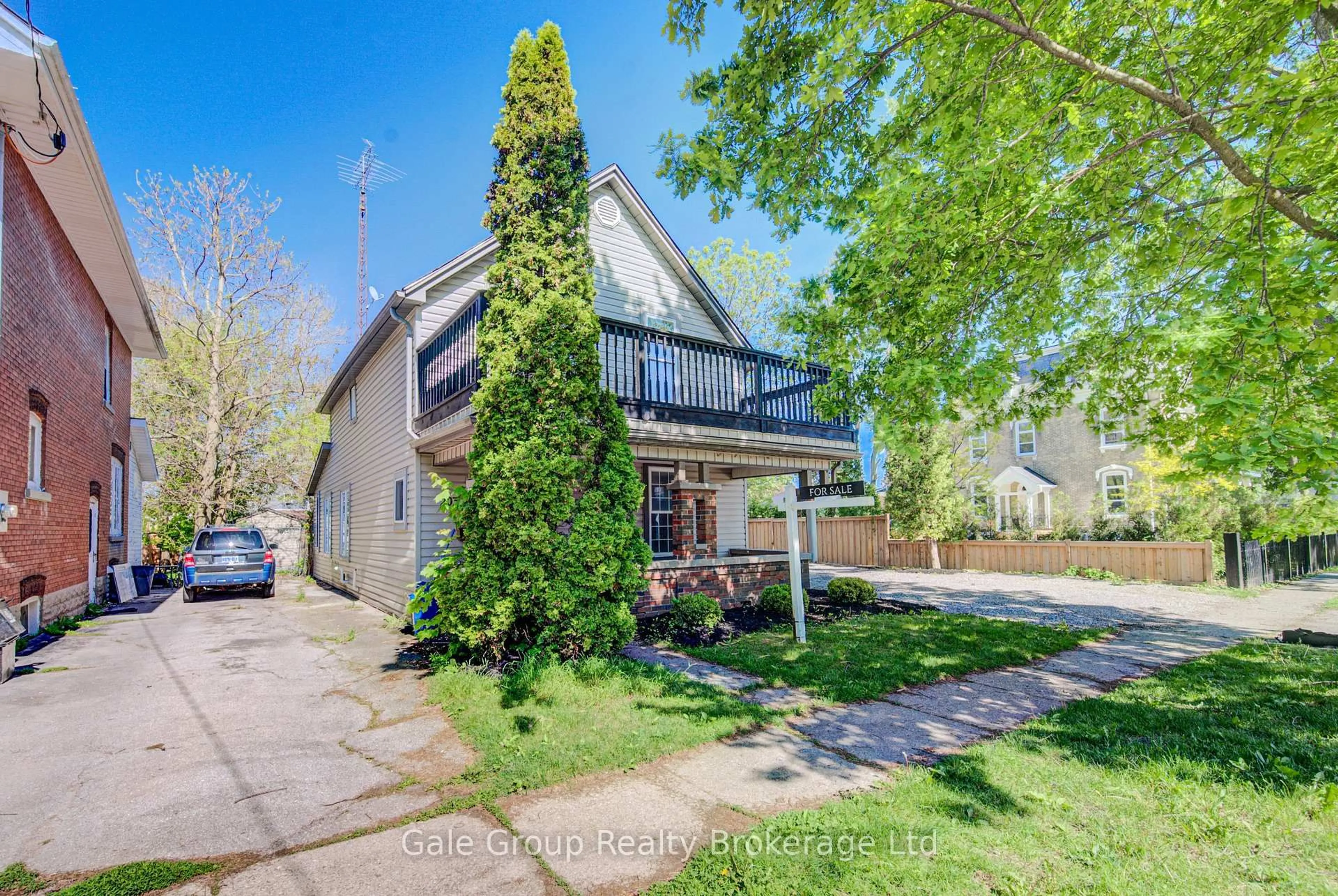 A pic from outside/outdoor area/front of a property/back of a property/a pic from drone, street for 203 Talbot St, Norfolk Ontario N3Y 2Z8