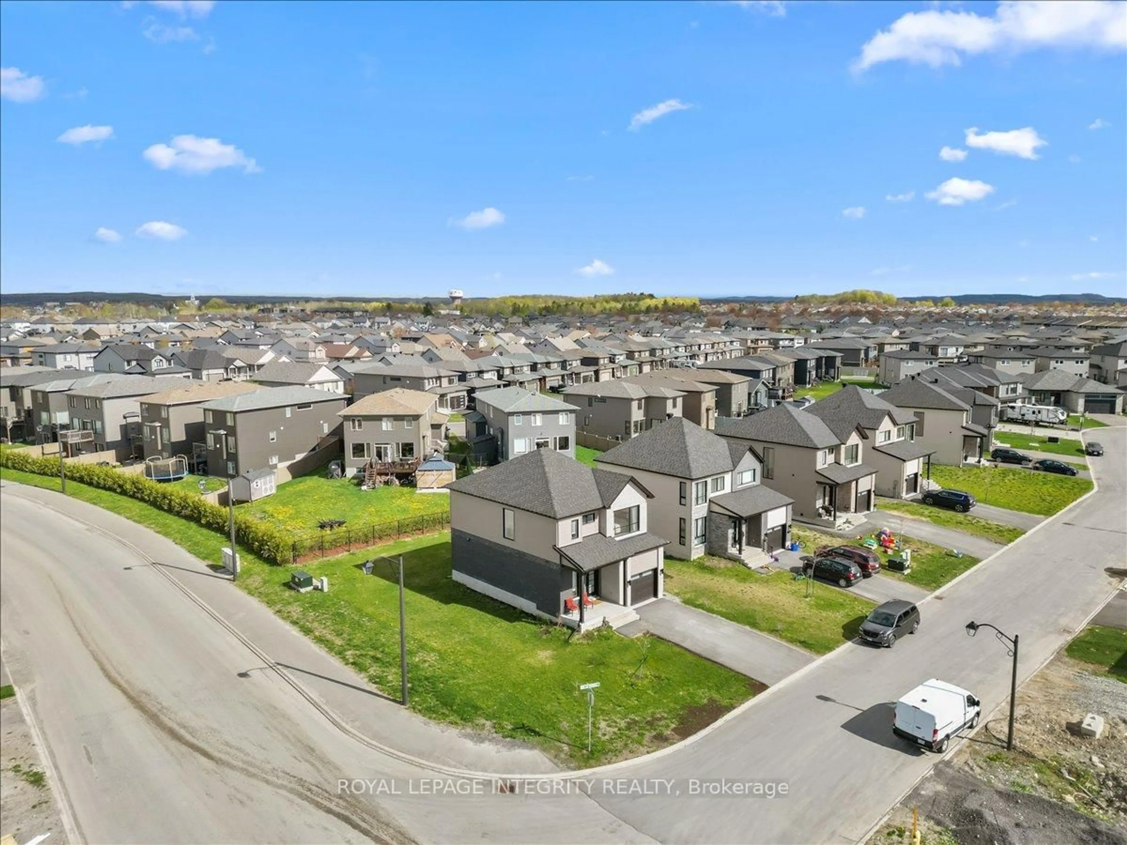 A pic from outside/outdoor area/front of a property/back of a property/a pic from drone, mountain view for 99 Rutile St, Clarence-Rockland Ontario K4K 0M9