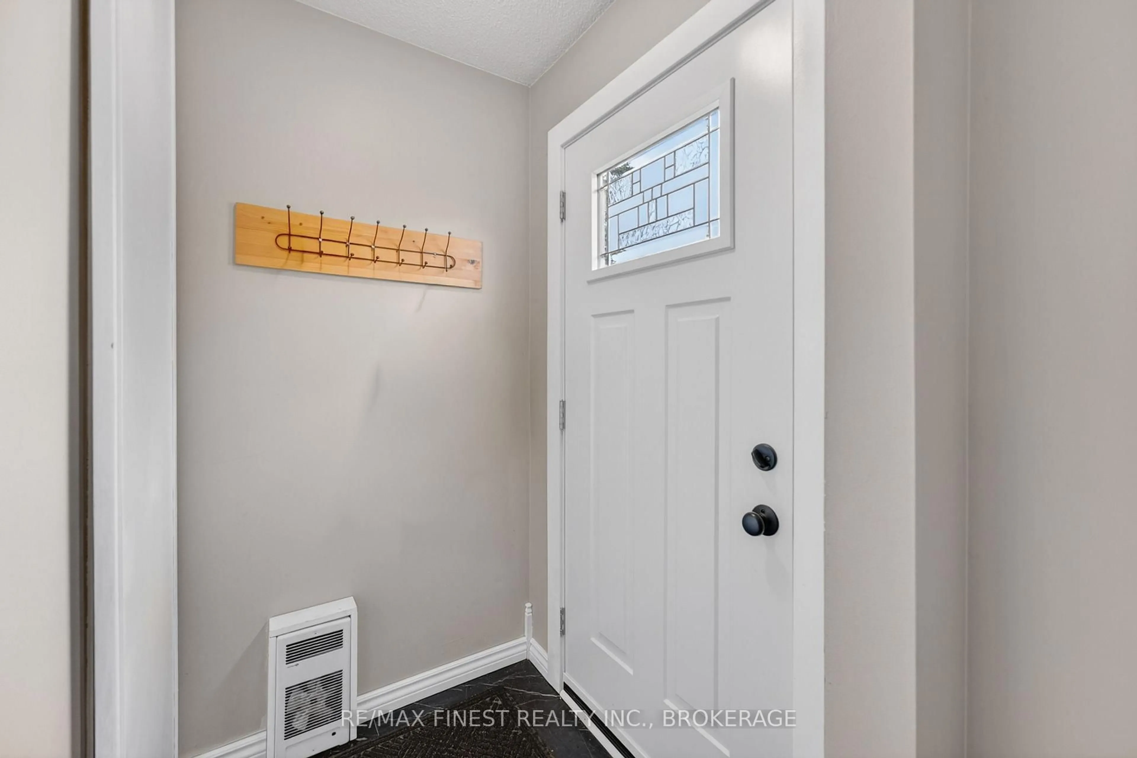 Indoor entryway for 1057 BASSWOOD Pl, Kingston Ontario K7P 1K4