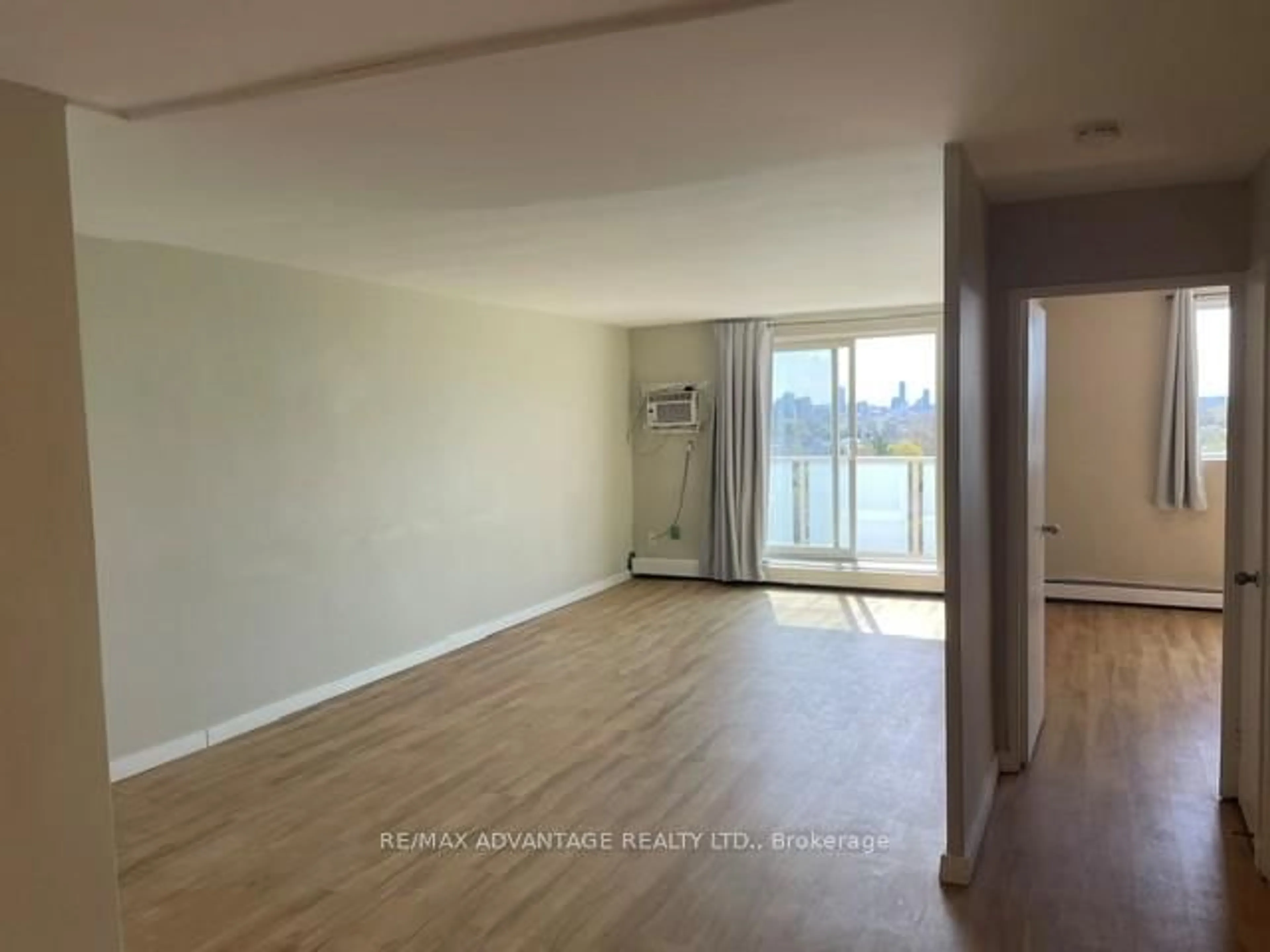 A pic of a room for 563 Mornington Ave #1103, London East Ontario N5Y 4T8