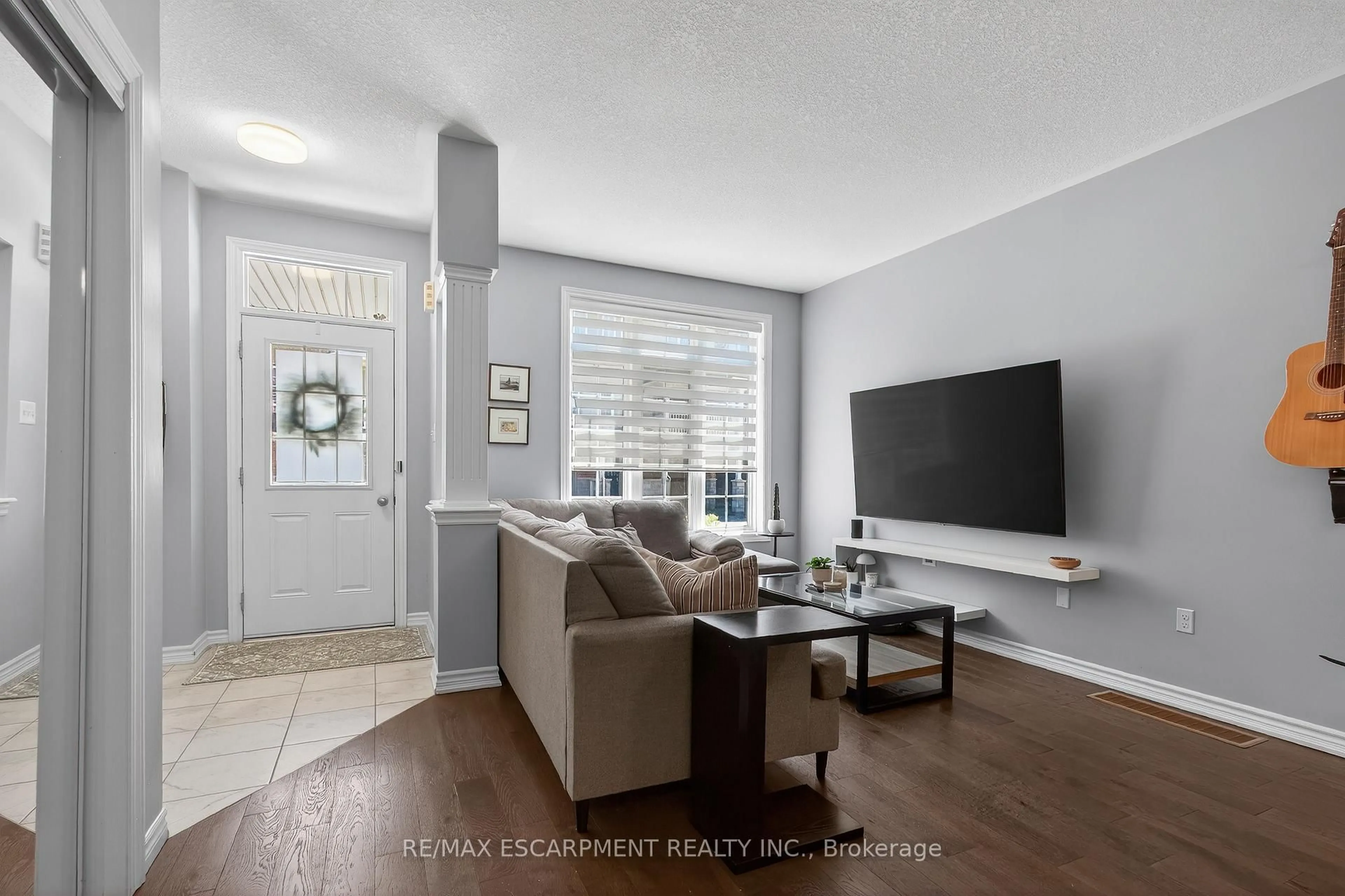 Living room with furniture, unknown for 54 Nisbet Blvd #33, Hamilton Ontario L8B 0Y3