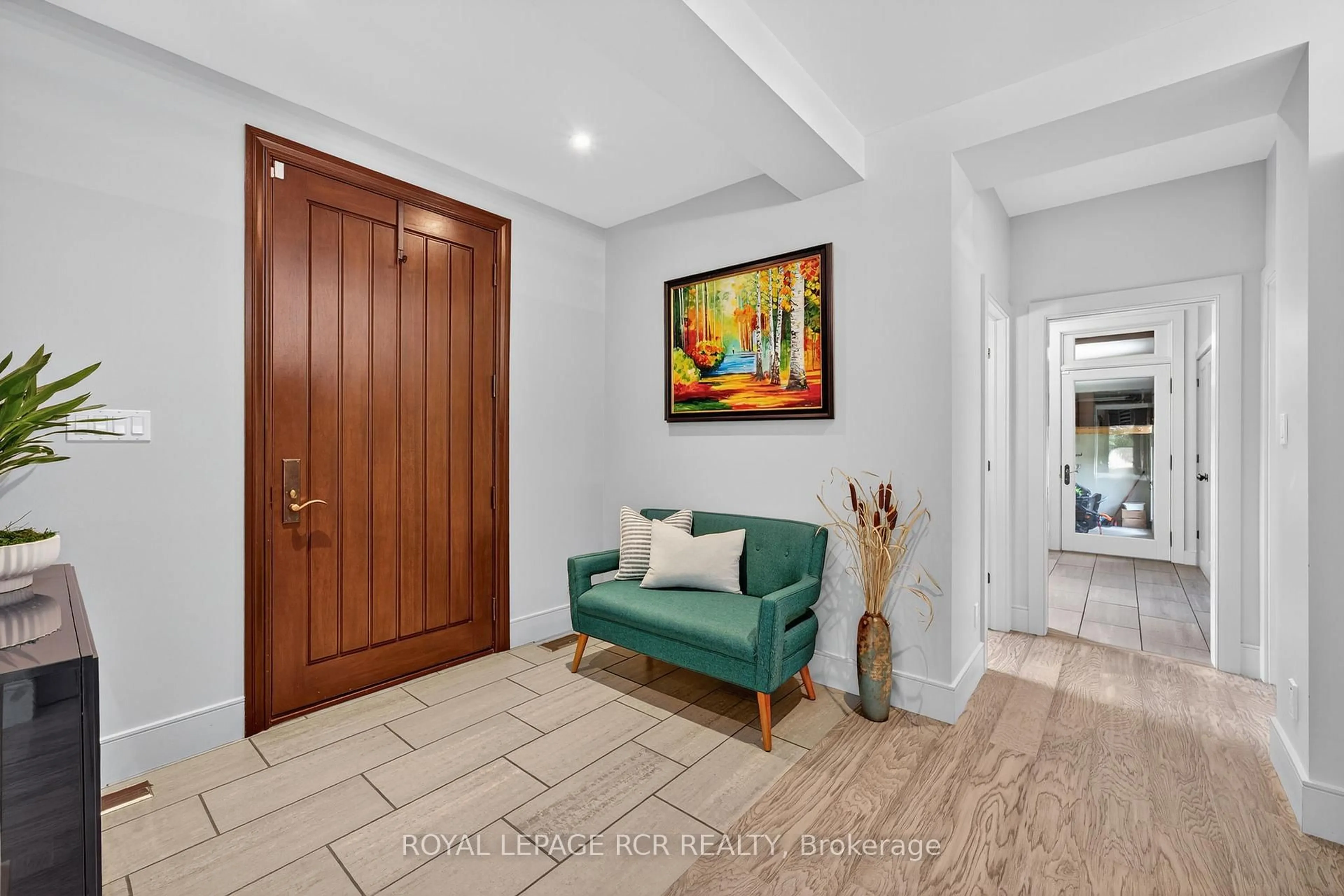 Indoor entryway for 18 Mount Haven Cres, East Luther Grand Valley Ontario L9W 5Y9