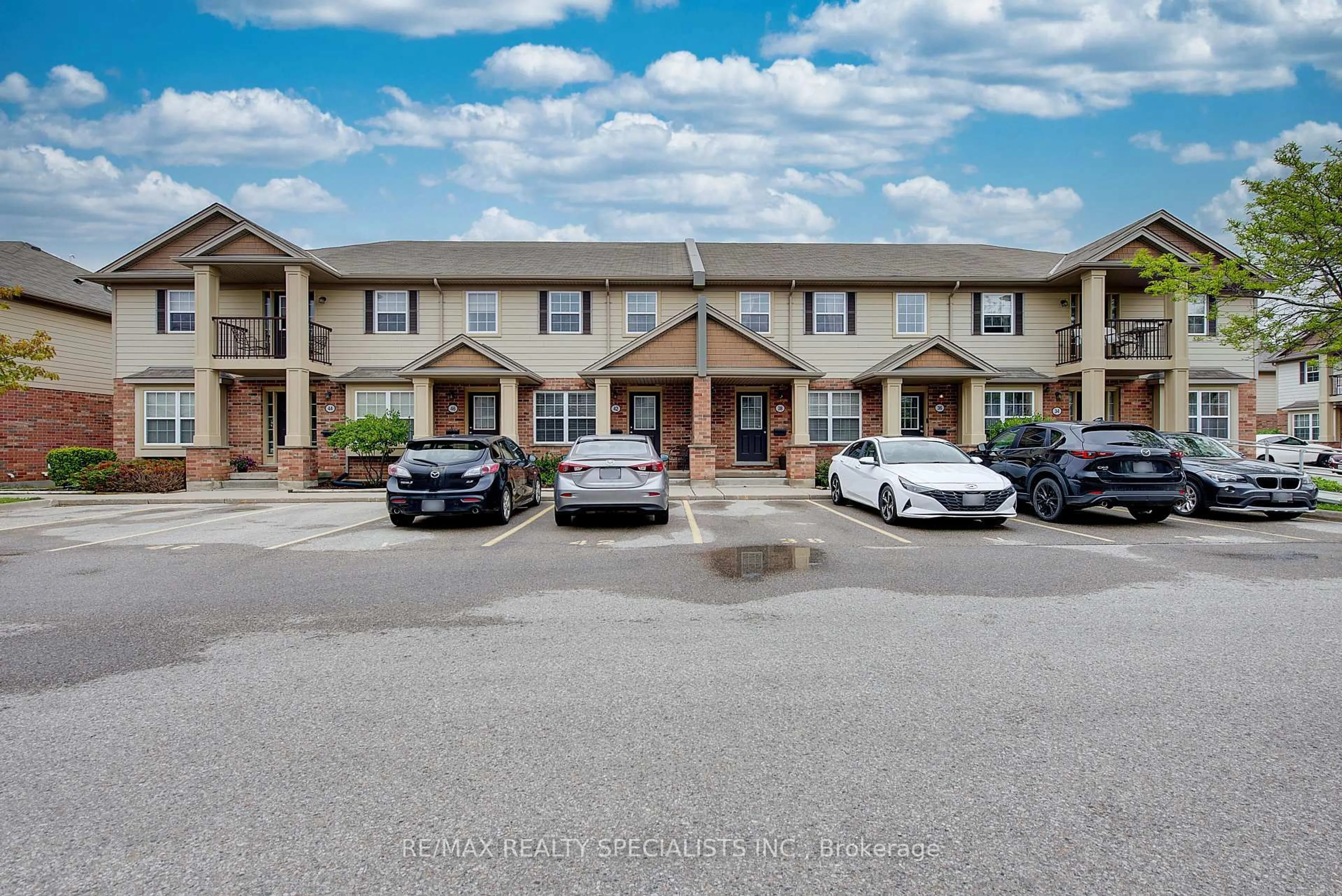 Patio, unknown for 3320 Meadowgate Blvd #38, London South Ontario N6M 0A2