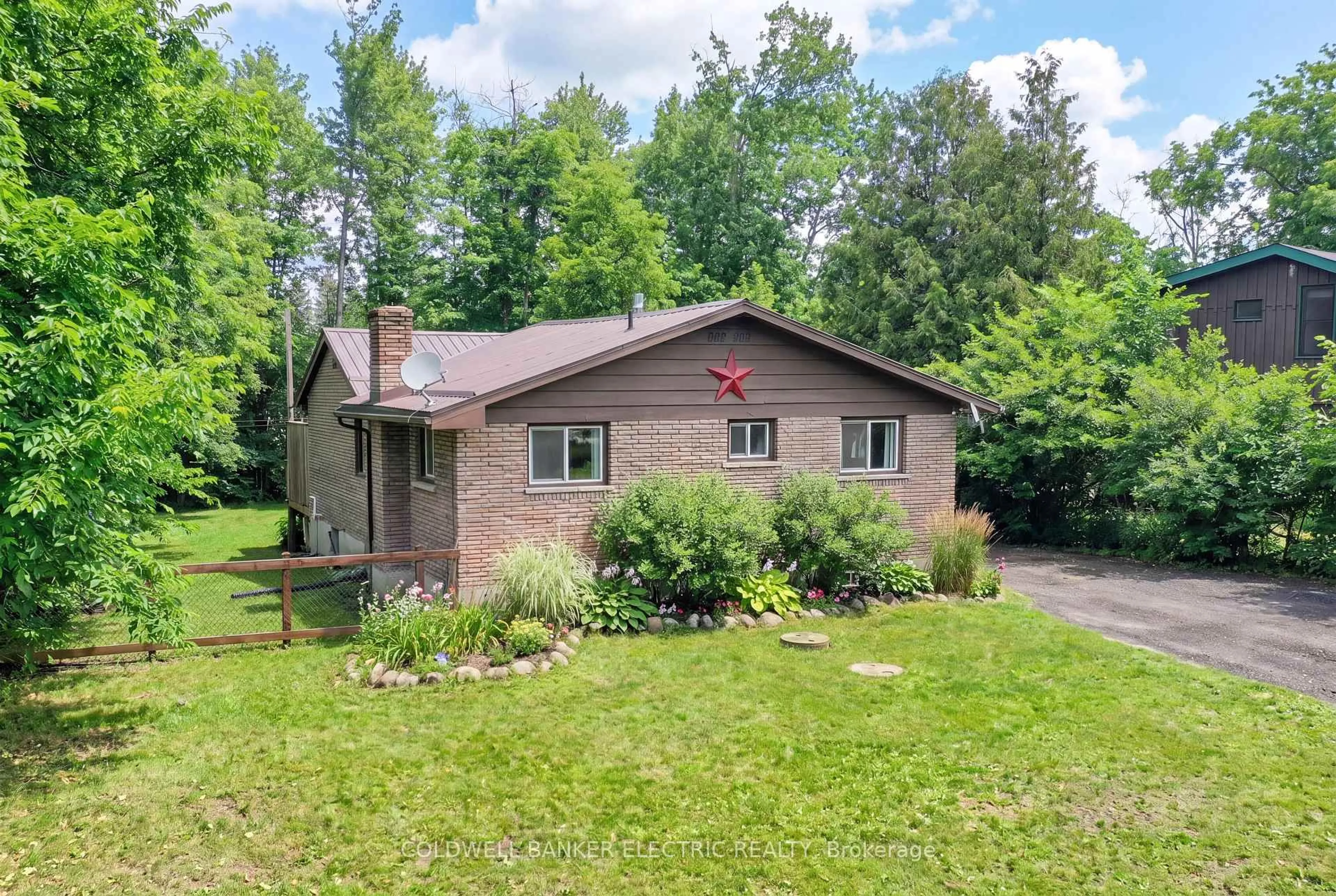 A pic from outside/outdoor area/front of a property/back of a property/a pic from drone, unknown for 30 Woods Ave, Kawartha Lakes Ontario K0L 2W0
