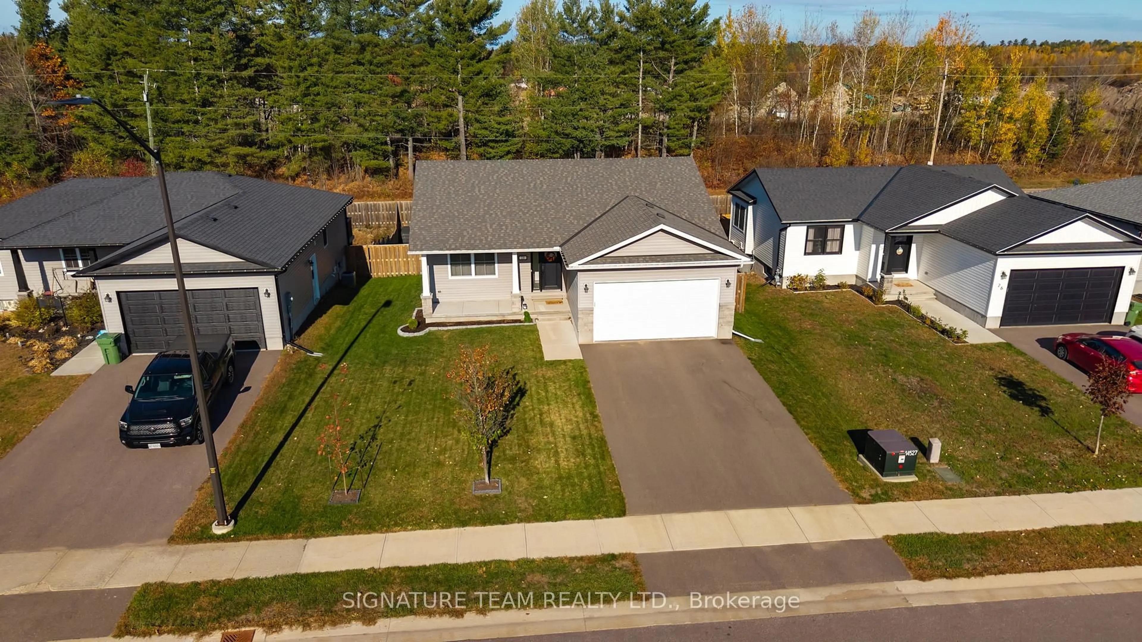 A pic from outside/outdoor area/front of a property/back of a property/a pic from drone, street for 28 Terrance Dr, Petawawa Ontario K8H 0H3