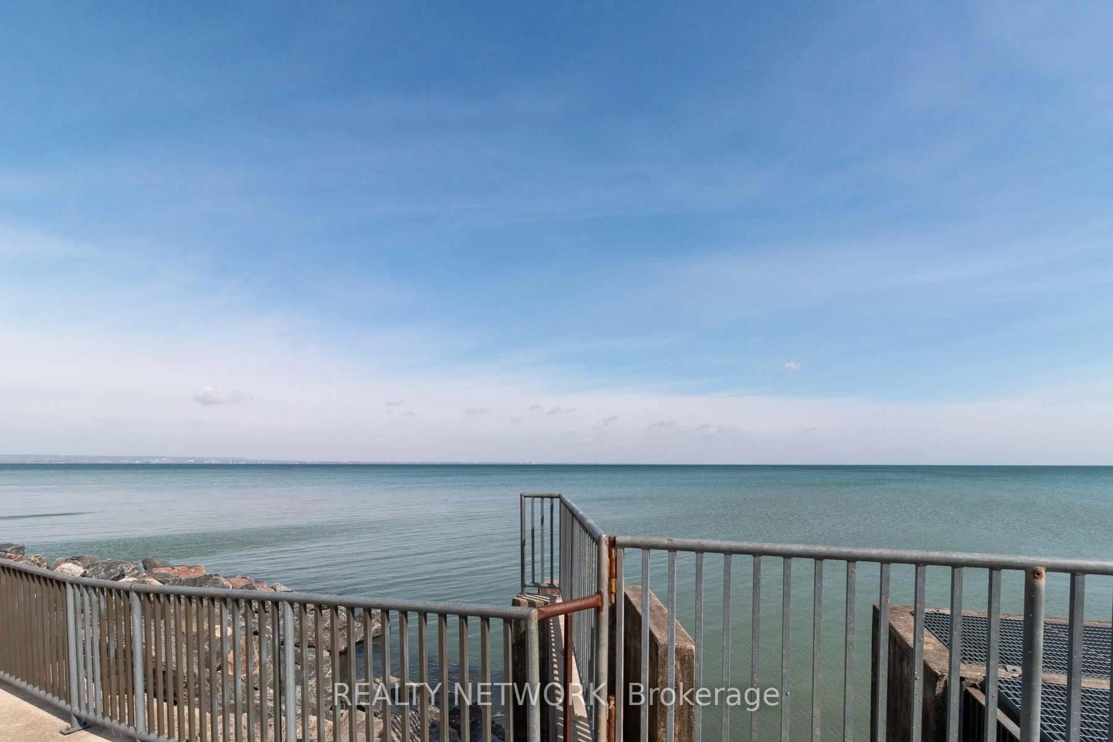 Blurry image for 500 Green Rd #901, Hamilton Ontario L8E 3M6