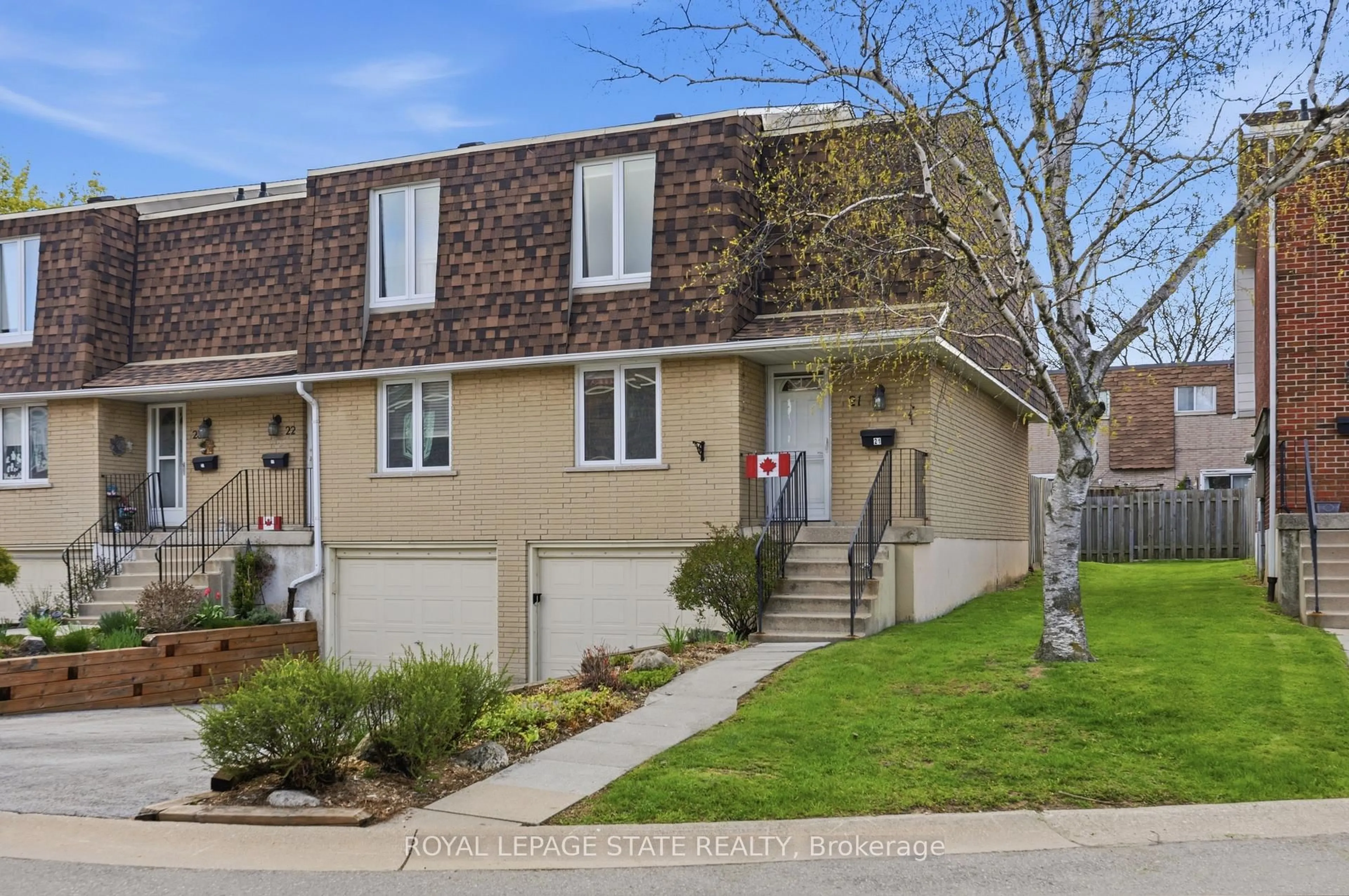 Home with vinyl exterior material, street for 299 Limeridge Rd #21, Hamilton Ontario L9C 2V4