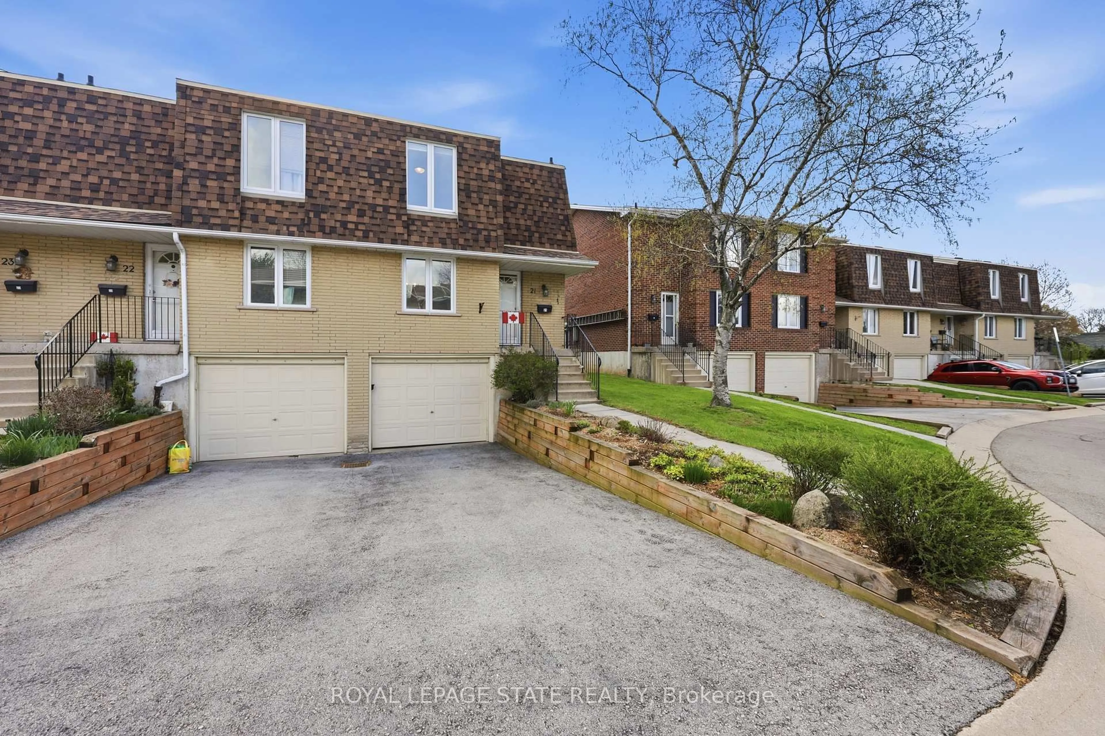 A pic from outside/outdoor area/front of a property/back of a property/a pic from drone, street for 299 Limeridge Rd #21, Hamilton Ontario L9C 2V4