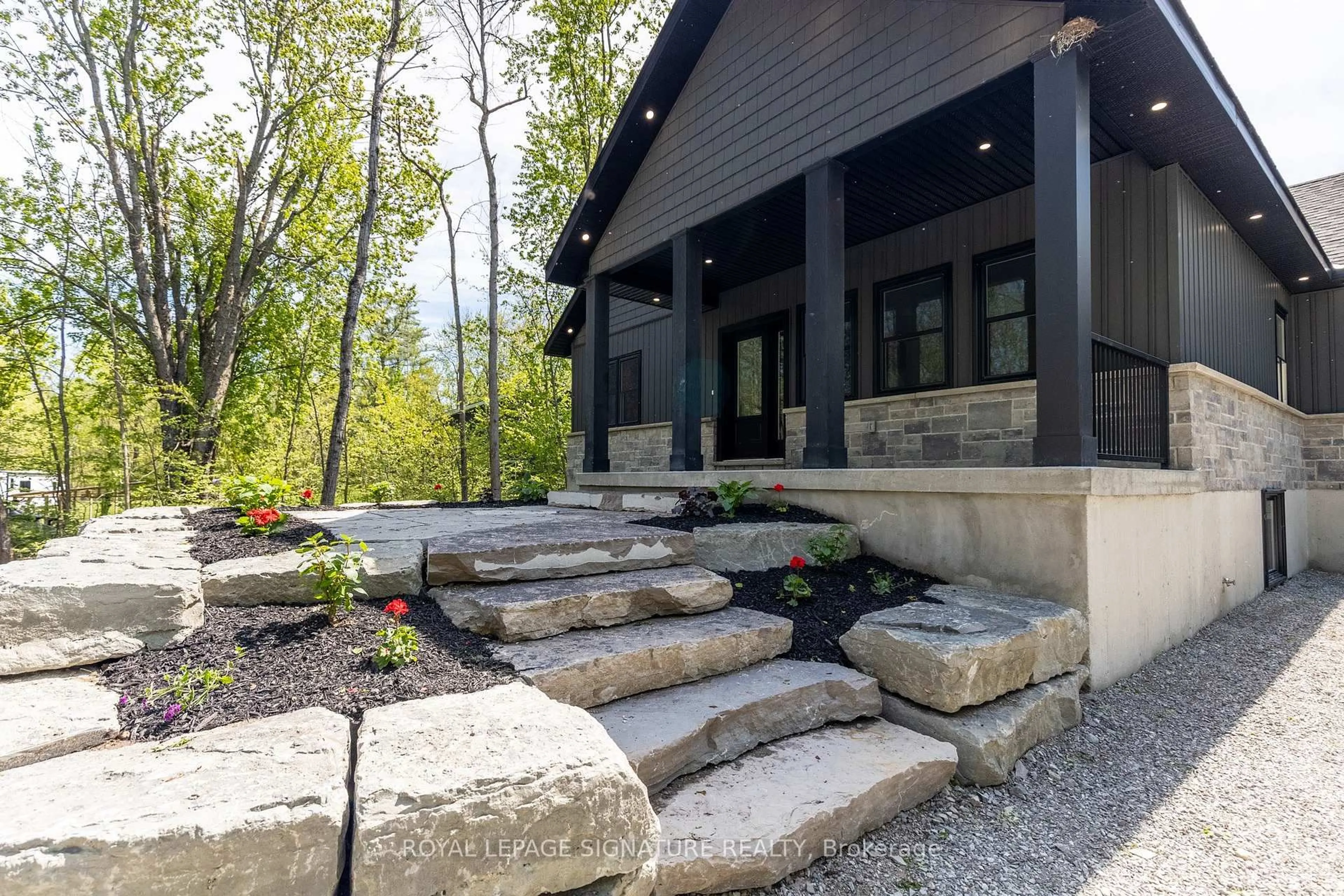 Patio, mountain view for 35 Young St, Kawartha Lakes Ontario L0K 1W0