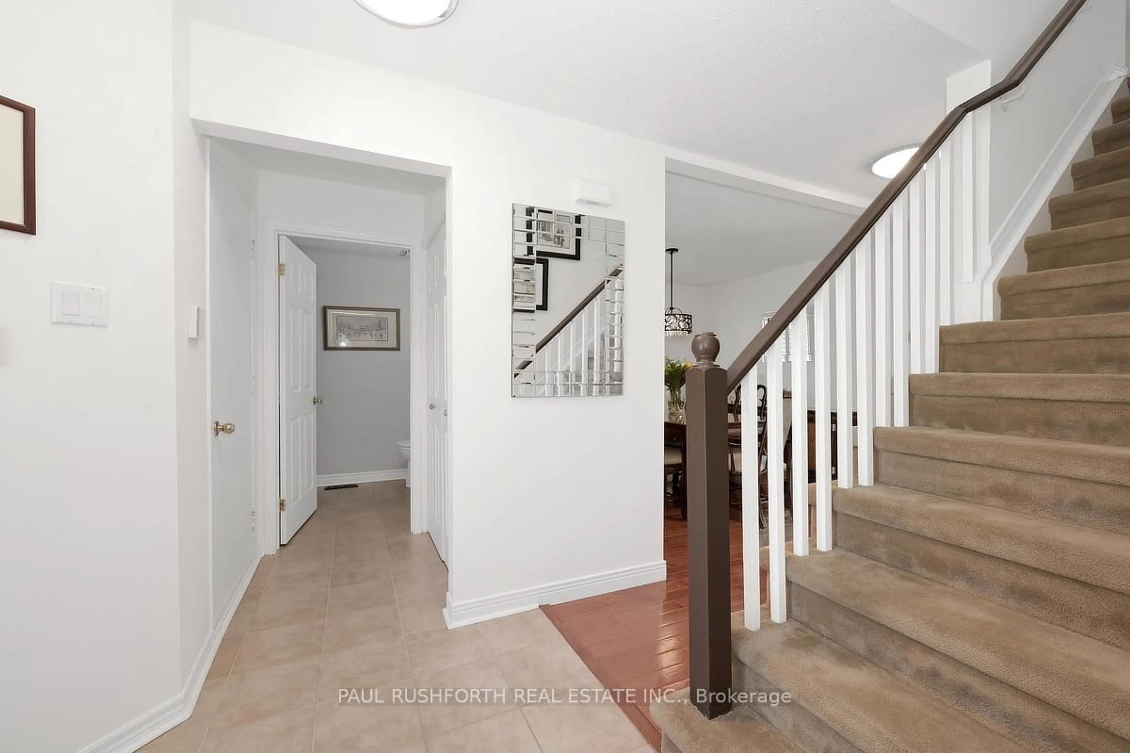 Indoor entryway for 1729 Tache Way, Ottawa Ontario K4A 2T2