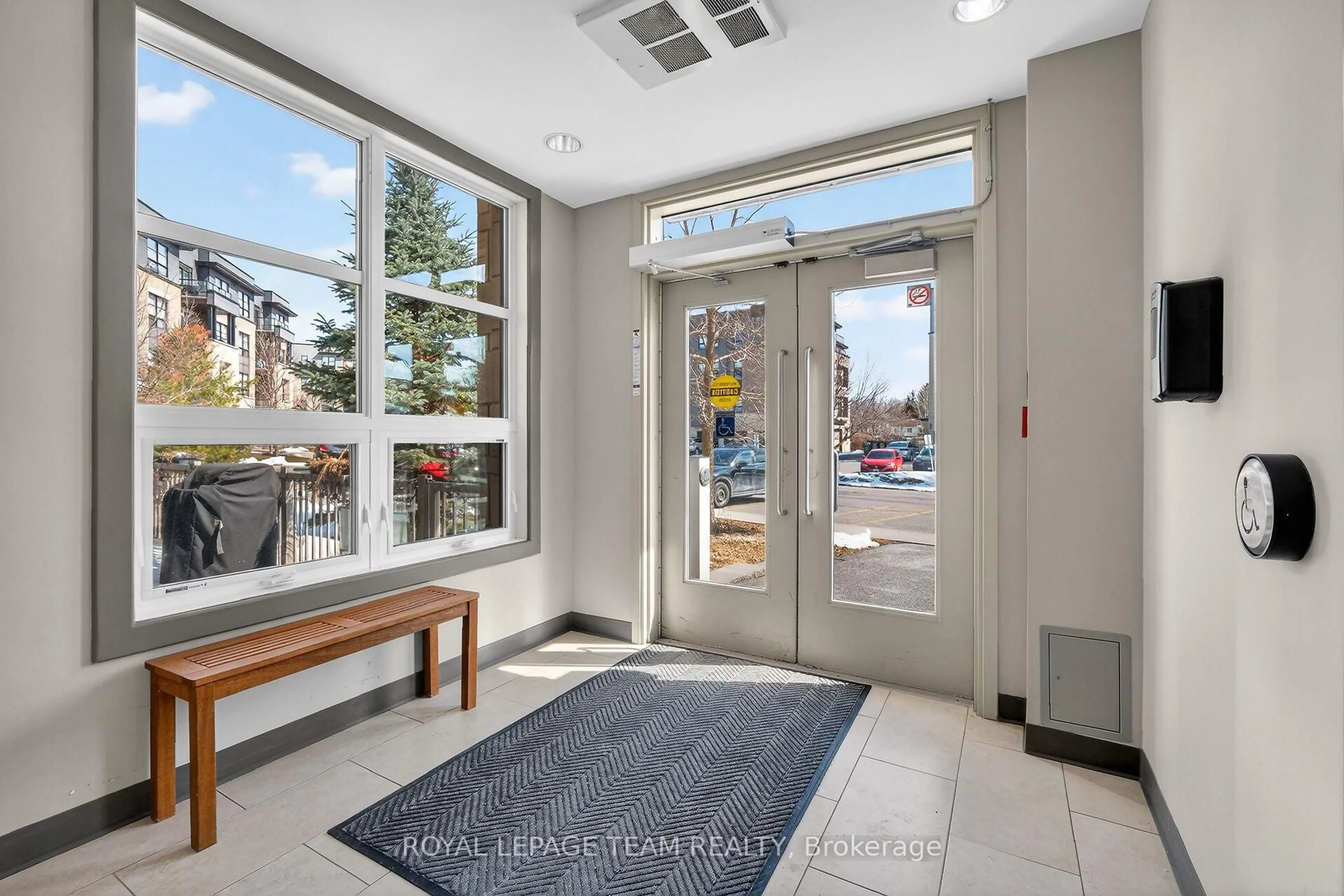 Indoor foyer for 100 Montblanc Private #302, Ottawa Ontario K1C 0B2