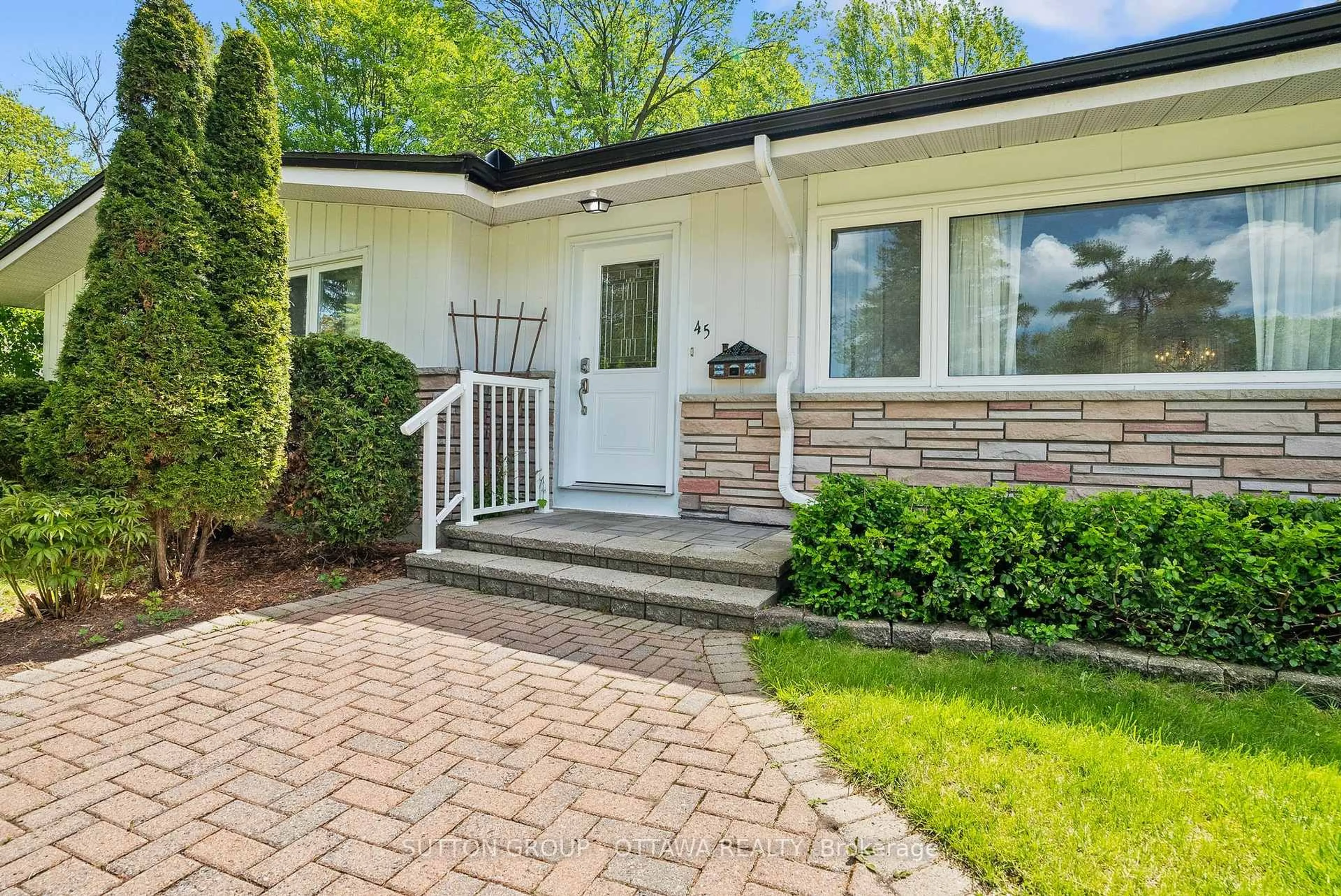 Unknown for 45 Larkspur Dr, Ottawa Ontario K2H 6K8