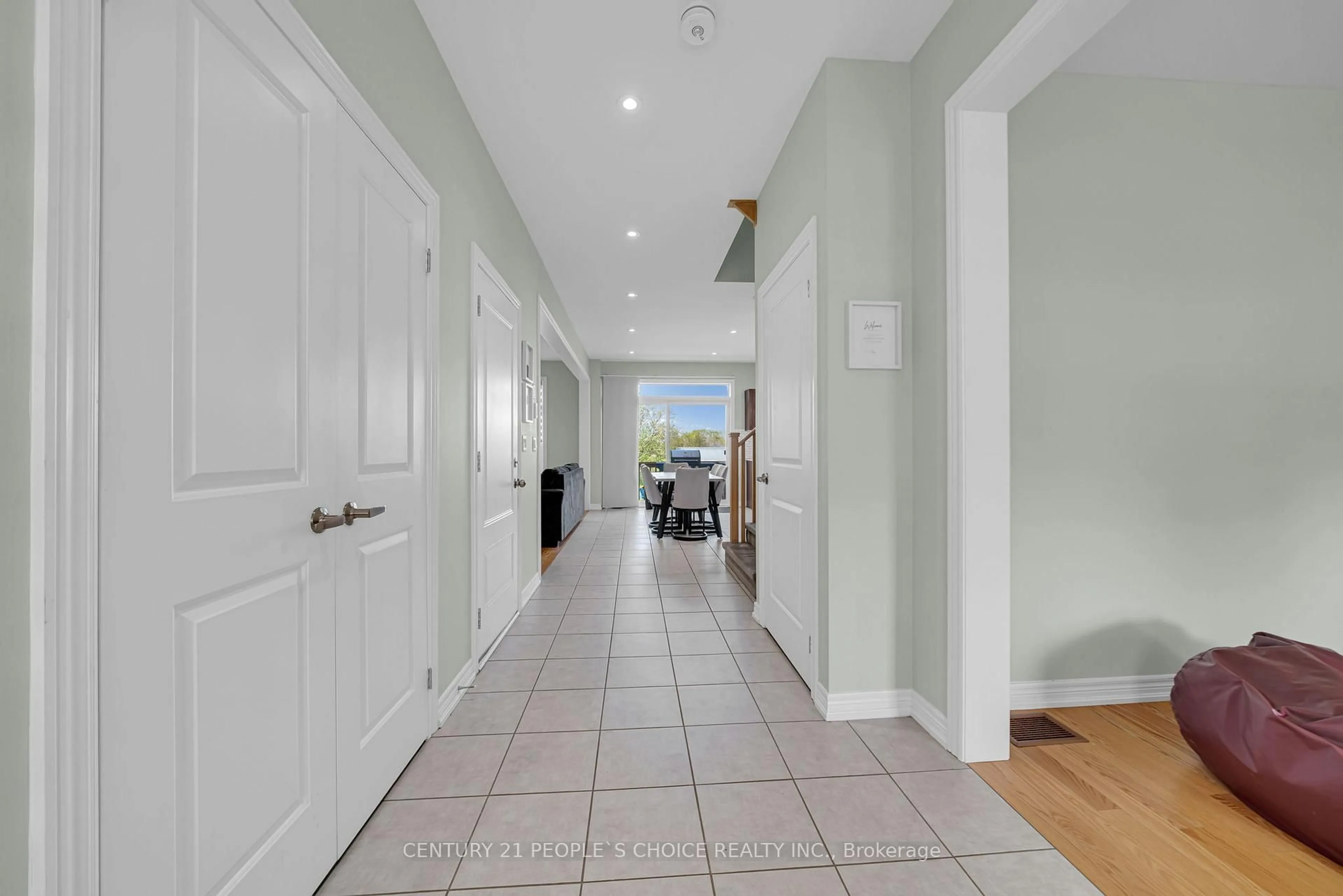 Indoor foyer for 55 Summer Breeze Dr, Prince Edward County Ontario K0K 1L0