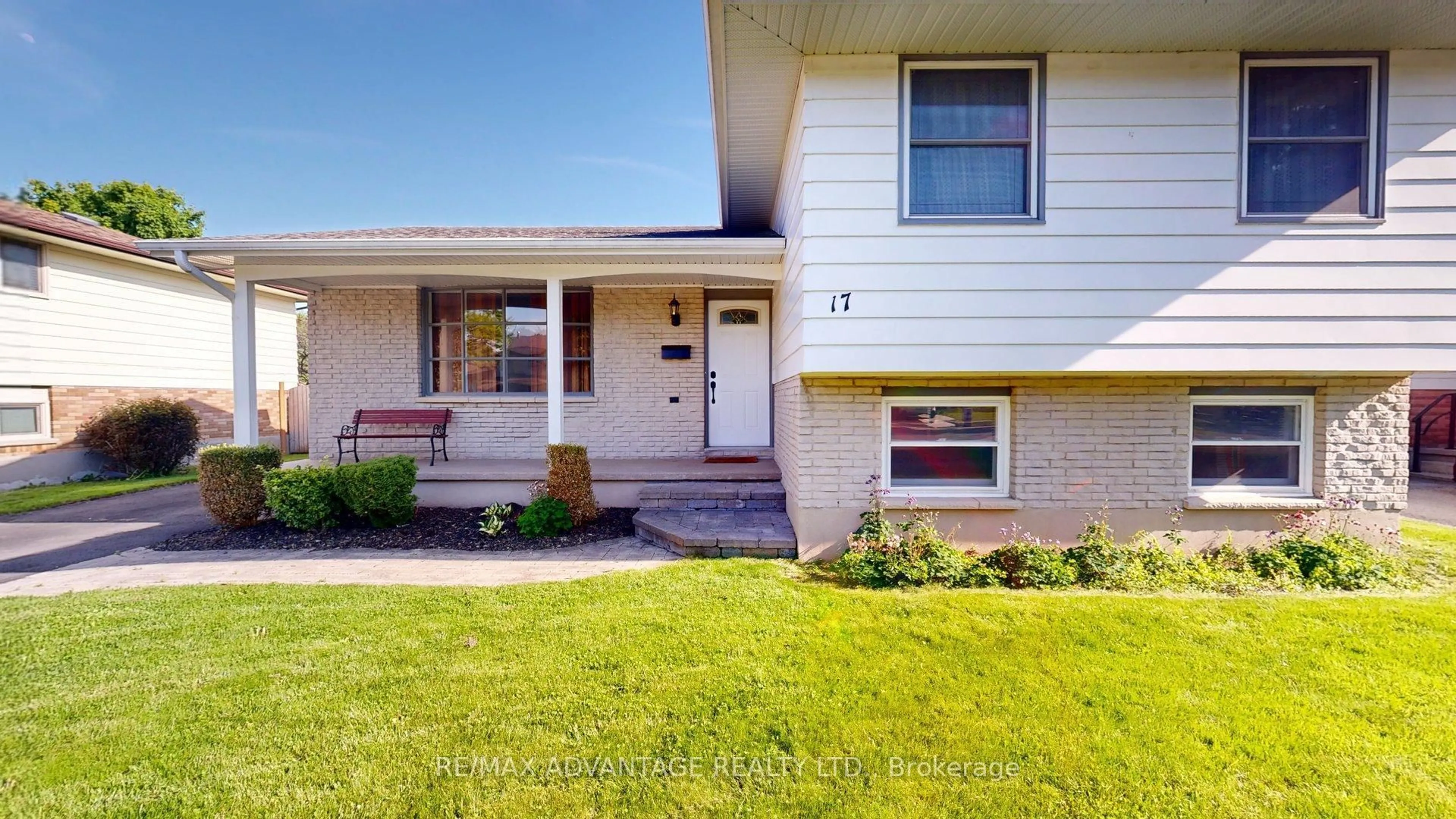 Home with vinyl exterior material, street for 17 Finch Cres, London South Ontario N6E 2E4