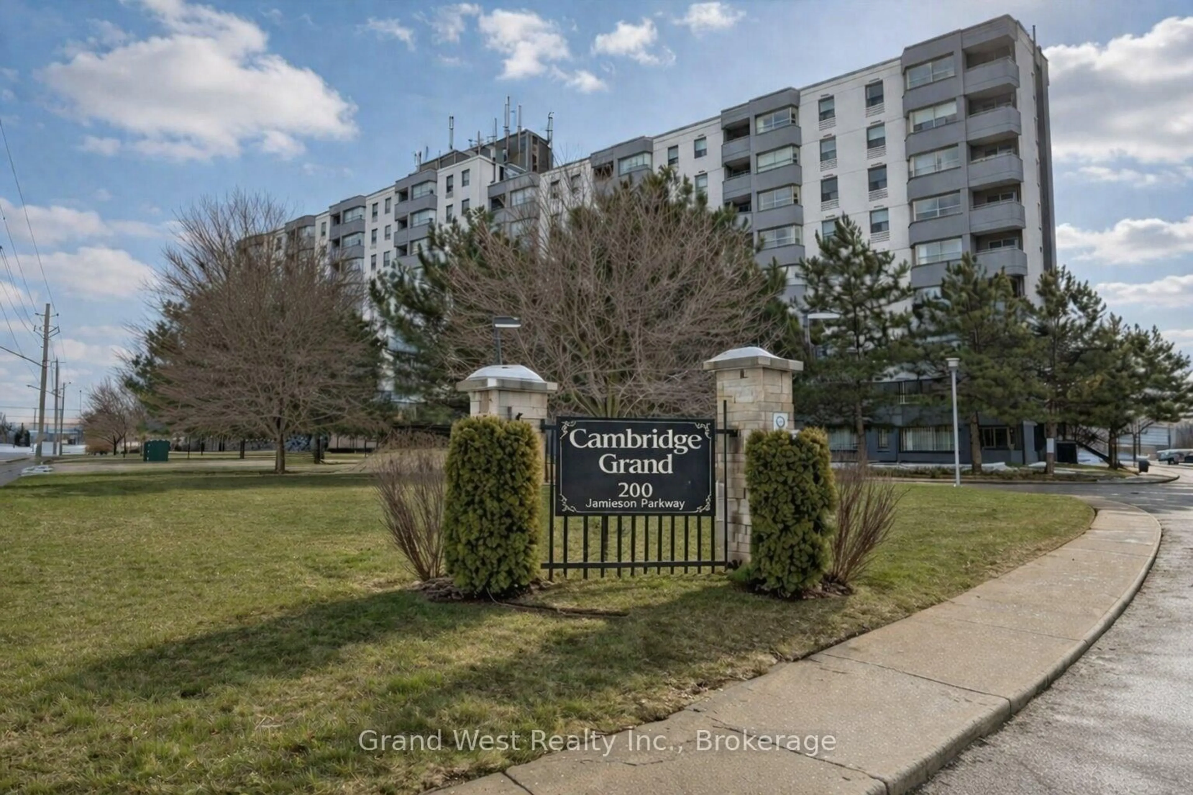 A pic from outside/outdoor area/front of a property/back of a property/a pic from drone, street for 200 Jamieson Pkwy #606, Cambridge Ontario N3C 4B5