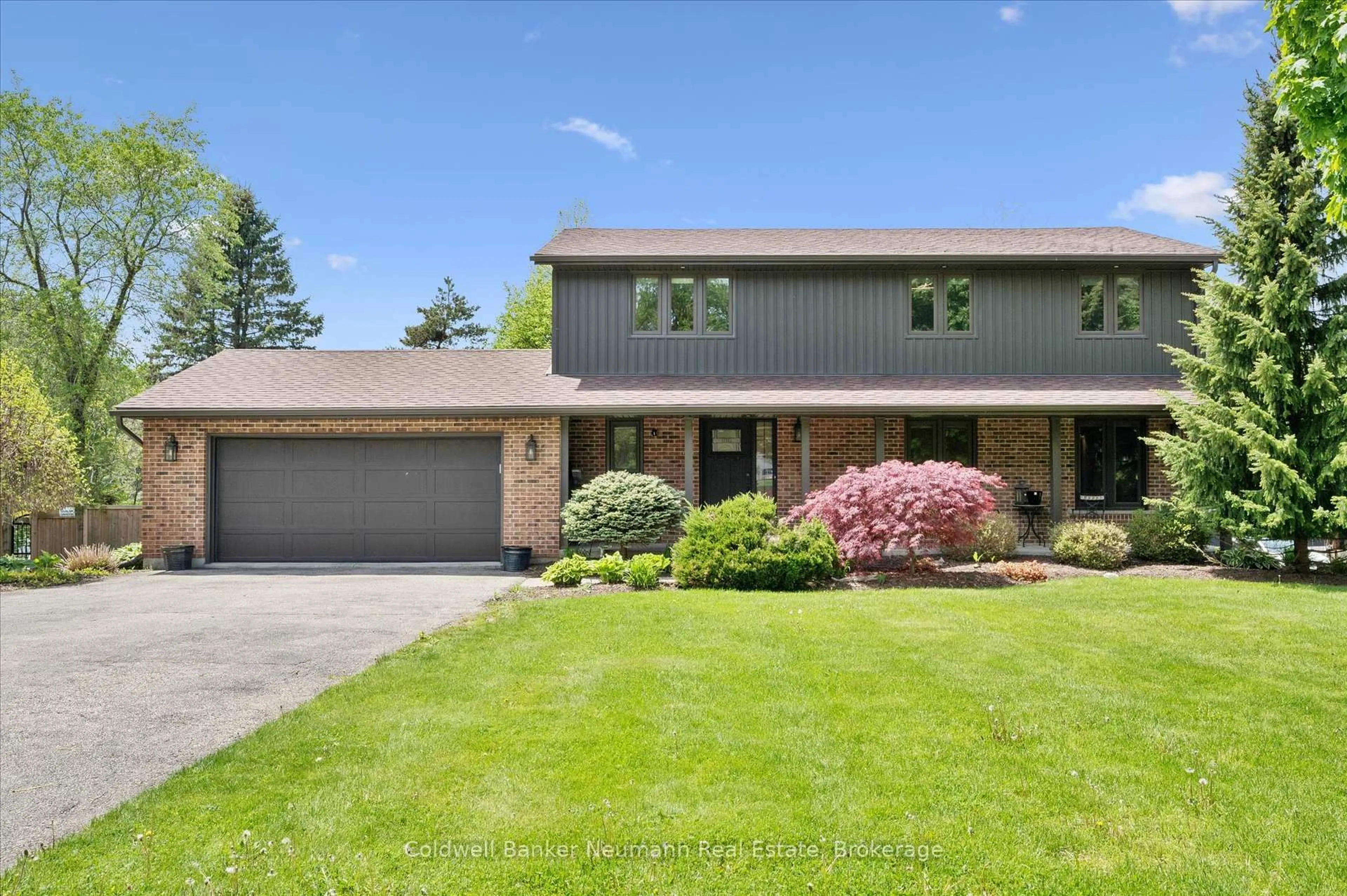 Home with brick exterior material, street for 1564 Mannheim Rd, Wilmot Ontario N0B 2H0