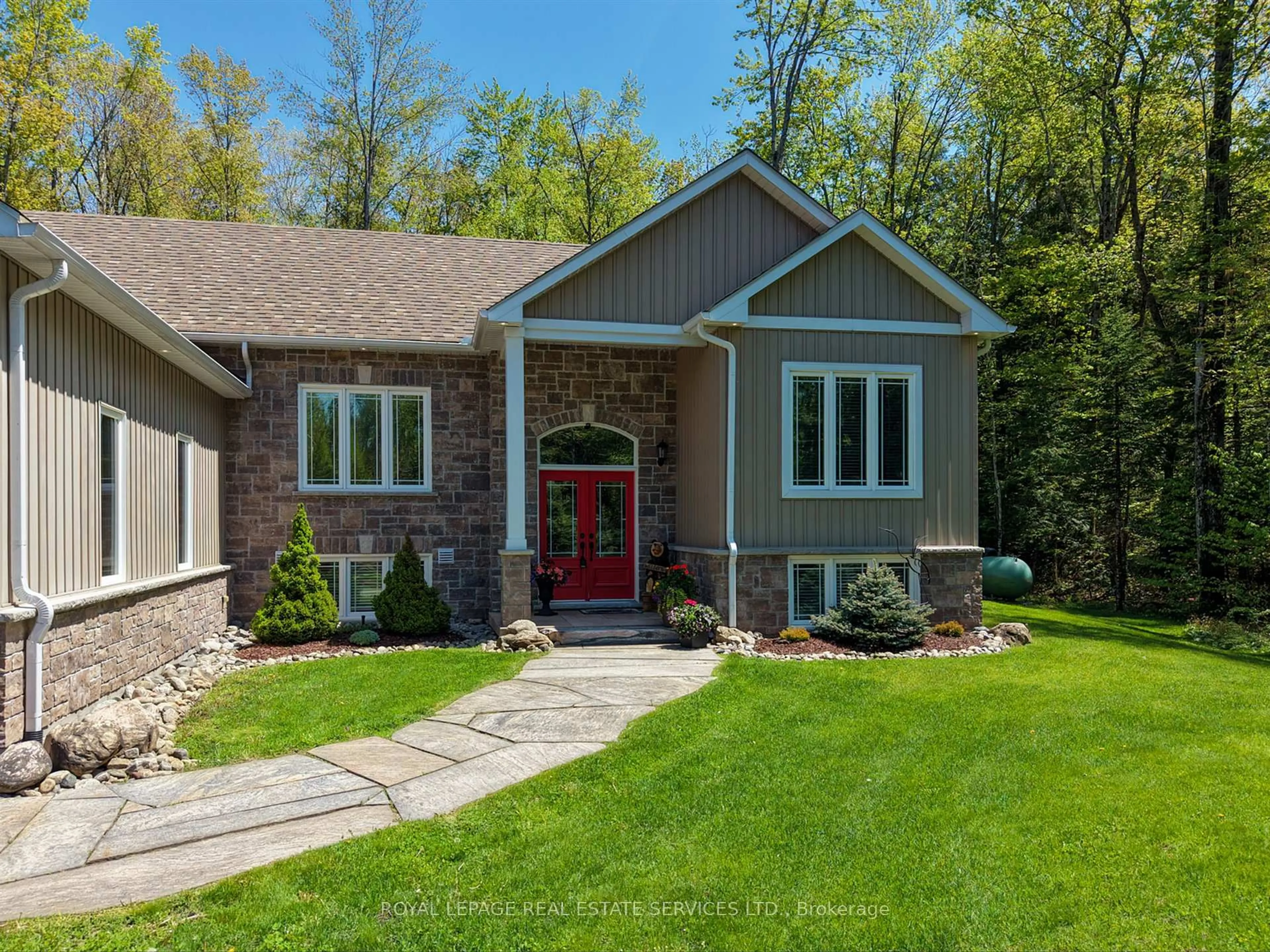 Unknown for 1045 Tower Cres, Gravenhurst Ontario P0E 1G0