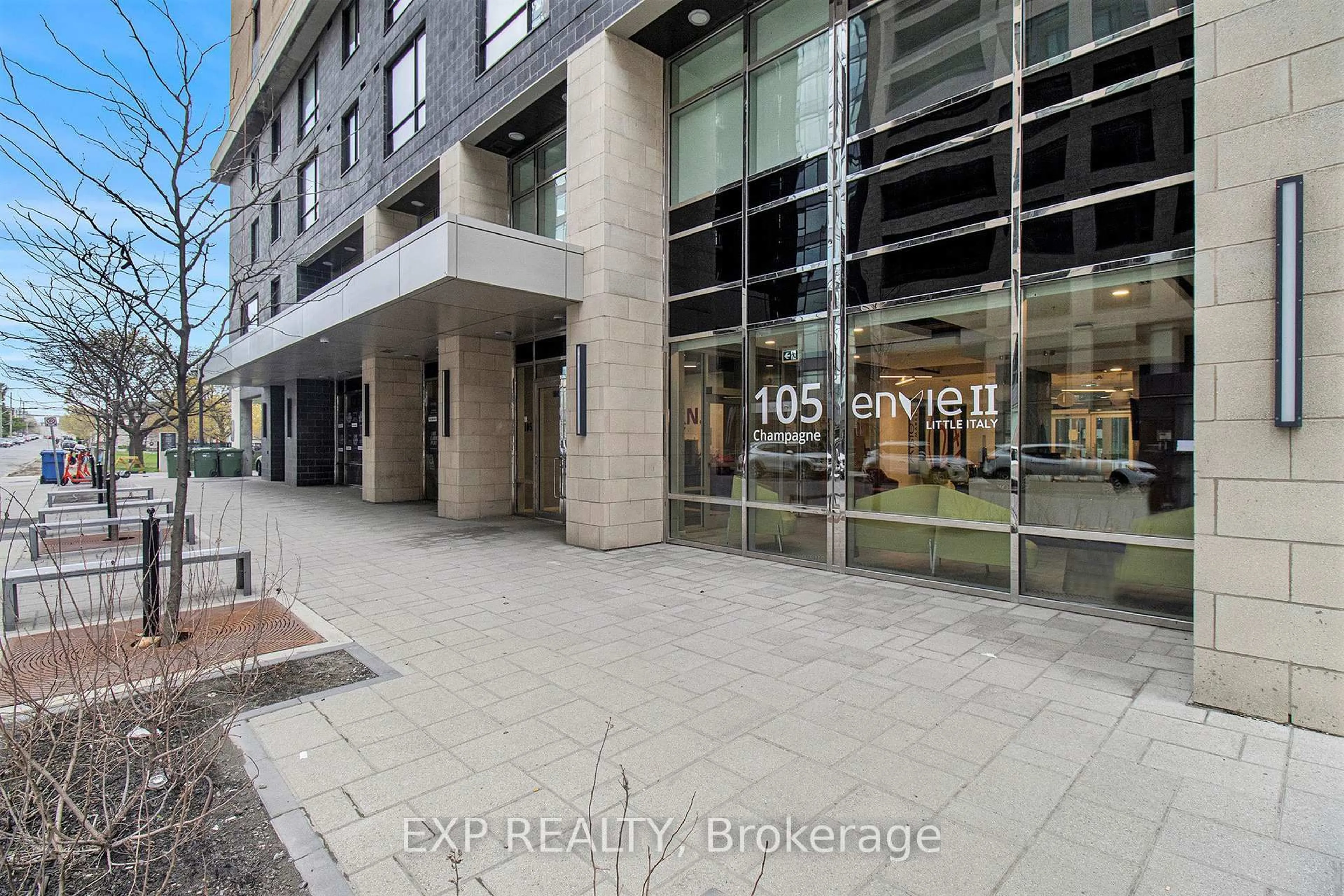 Indoor foyer for 105 Champagne Ave #2208, Ottawa Ontario K1S 5E5