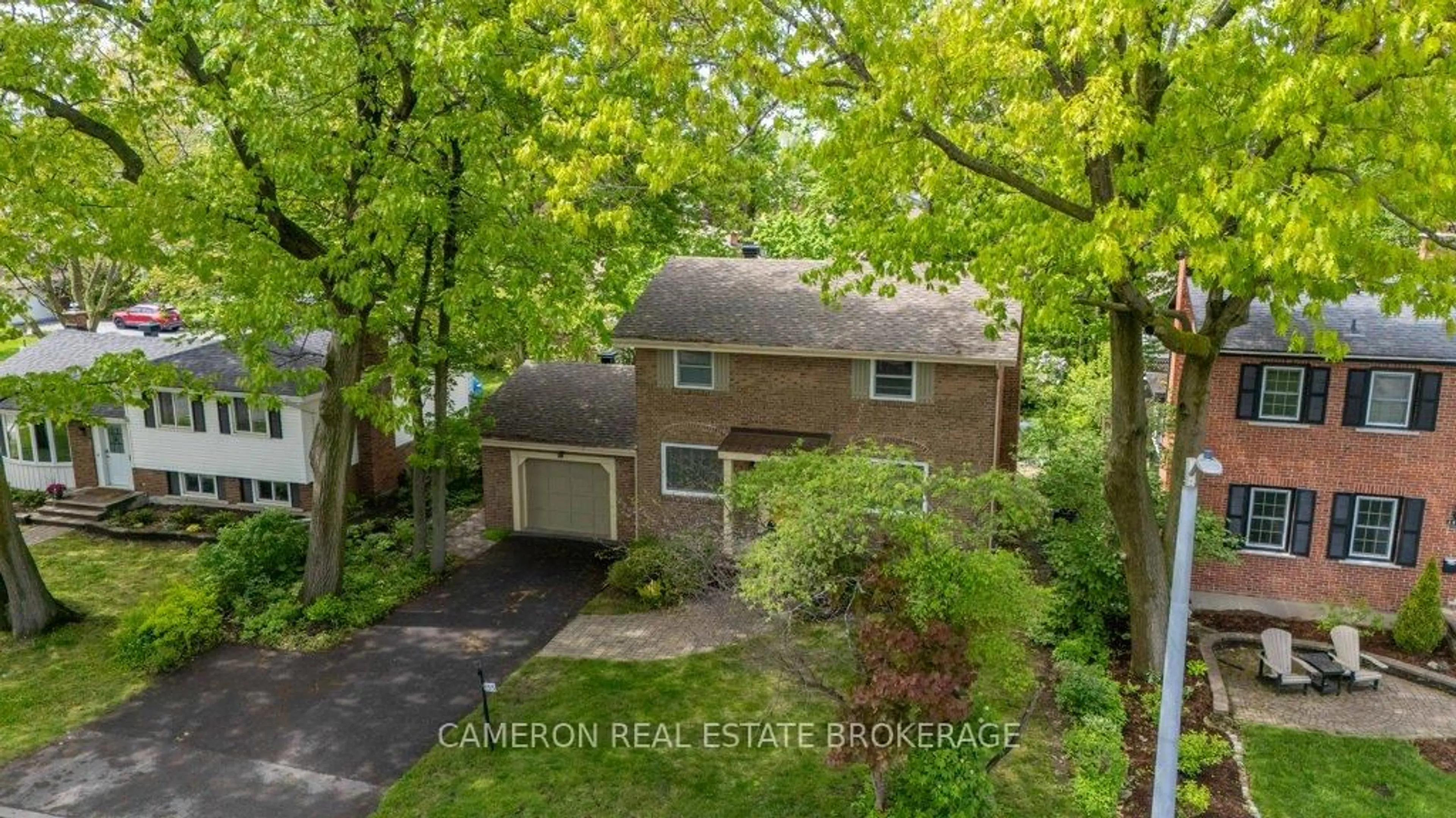 A pic from outside/outdoor area/front of a property/back of a property/a pic from drone, street for 1515 Grant Ave, Cornwall Ontario K6J 1Z6