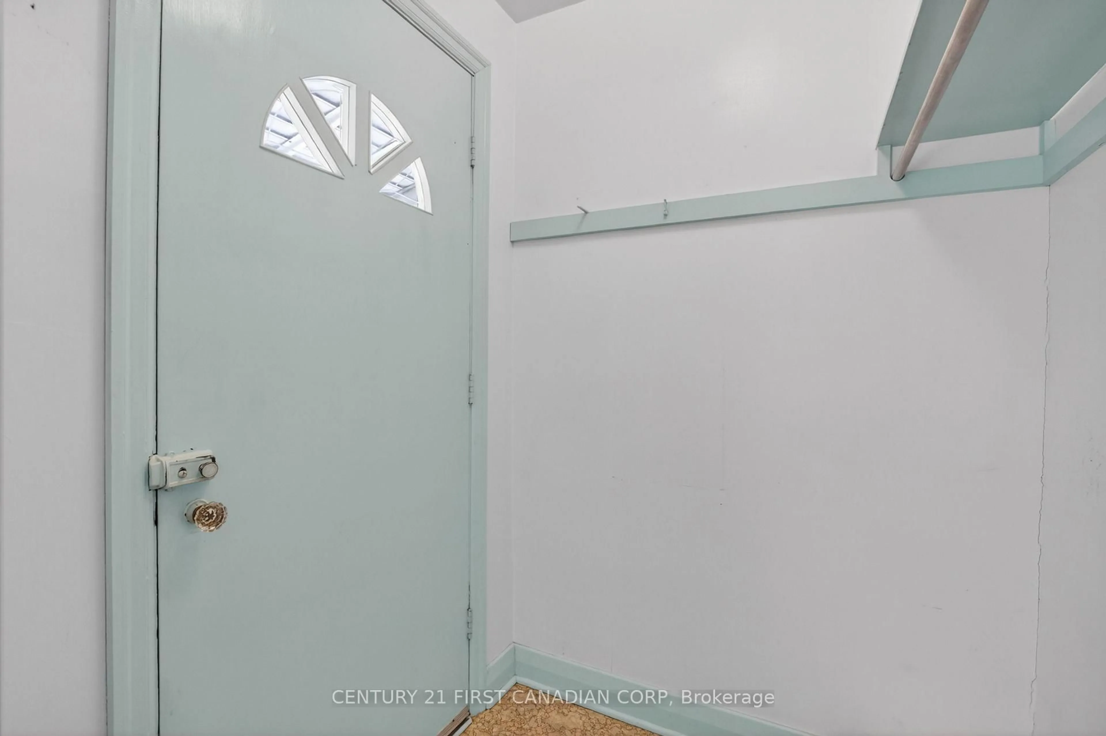 Unknown for 261 Short Ave, London East Ontario N5W 1W3