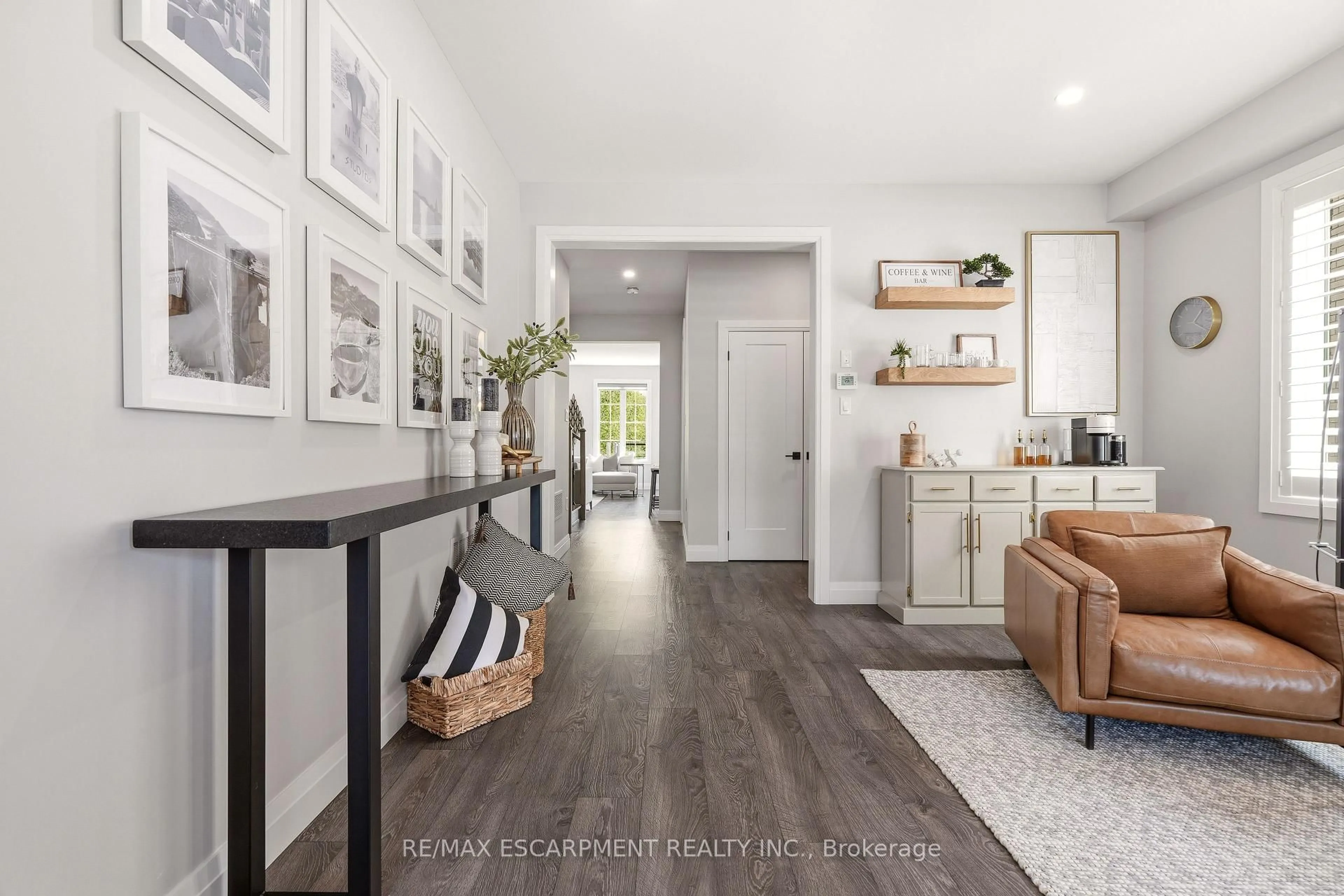 Indoor entryway for 57 Riverwalk Dr, Hamilton Ontario L8B 1X3