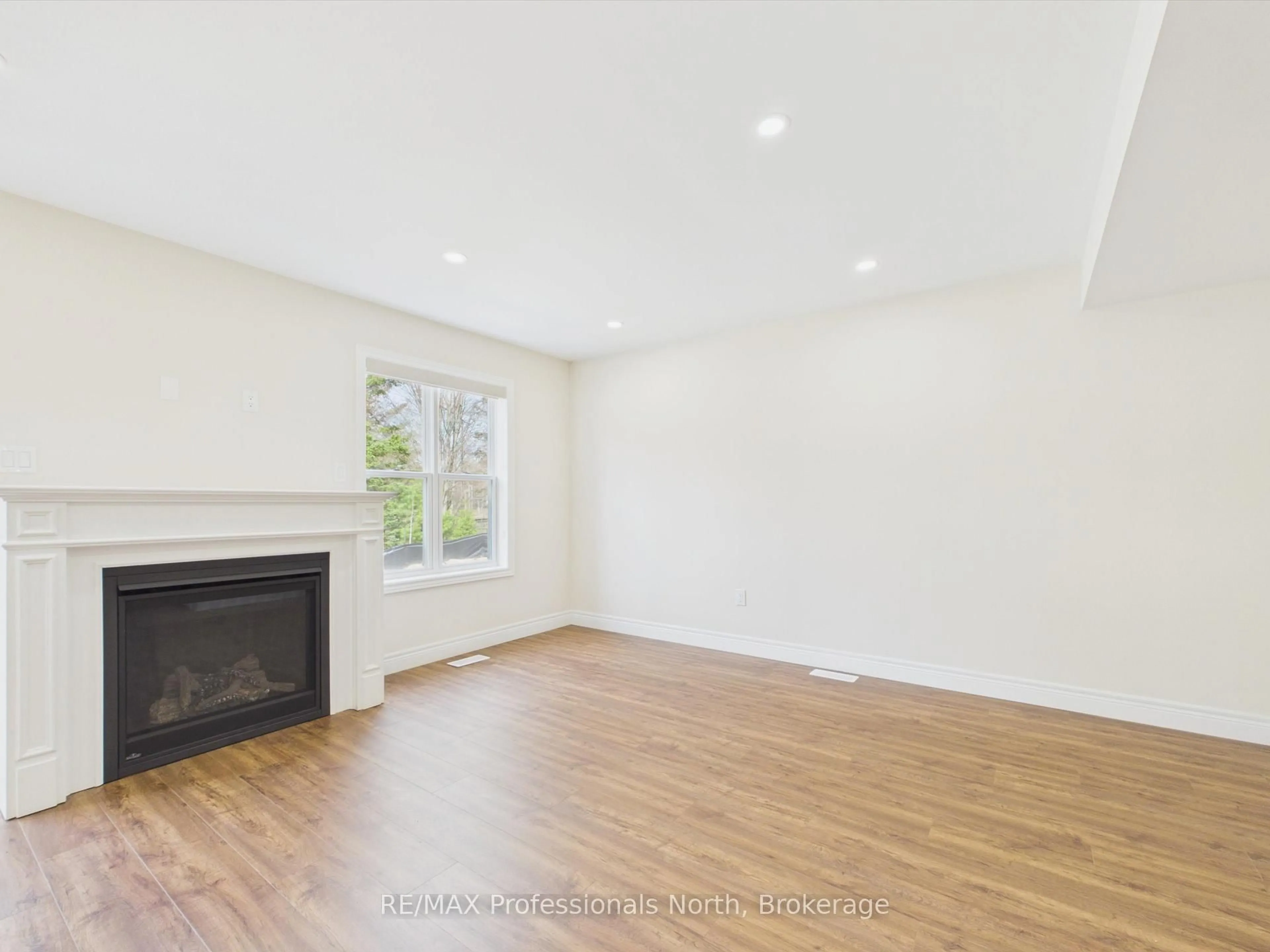 A pic of a room for 18 McConnell Cres, Bracebridge Ontario P1L 0N7