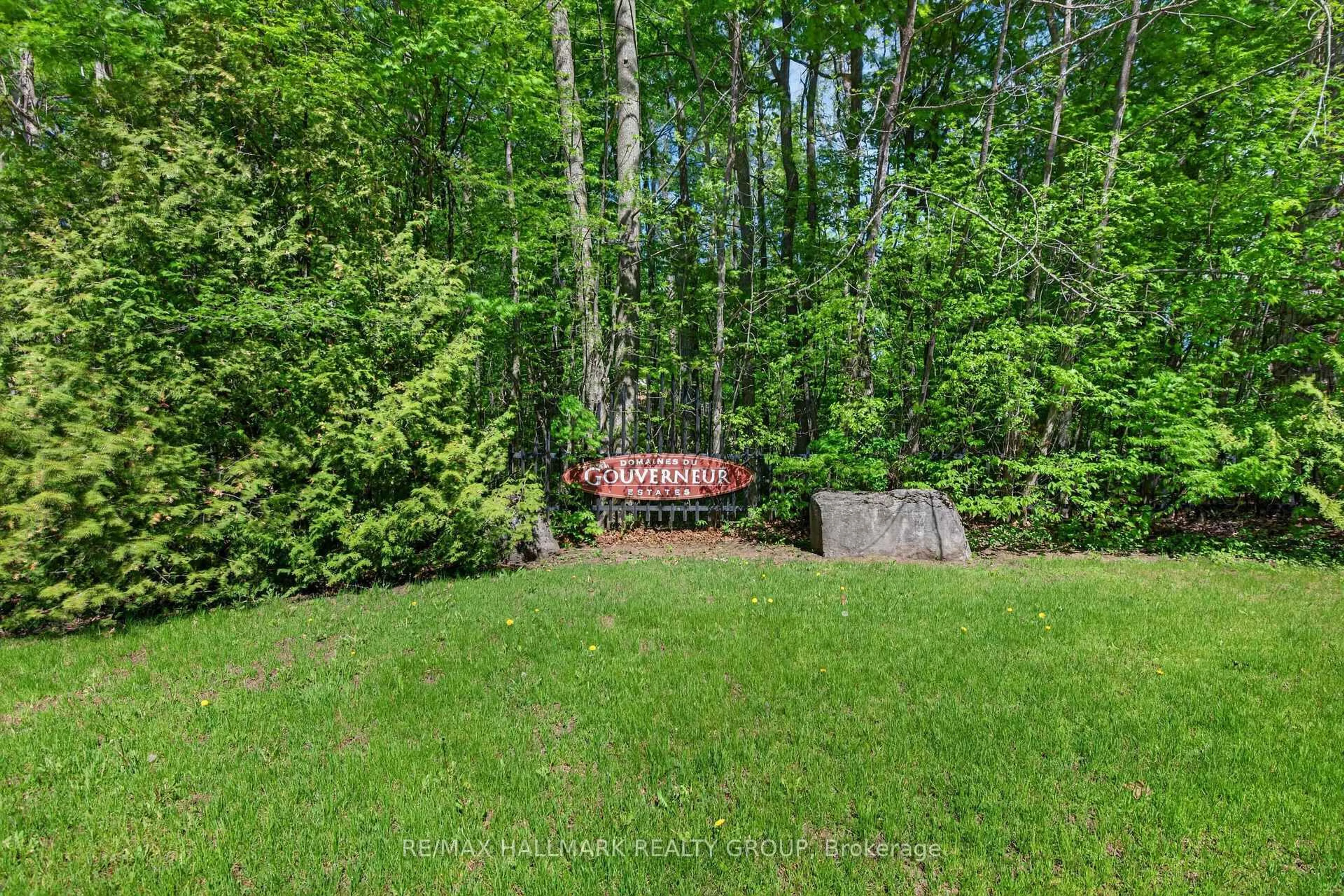 A pic from outside/outdoor area/front of a property/back of a property/a pic from drone, forest/trees view for 1372 Jules Leger Dr, Ottawa Ontario K4C 1E2
