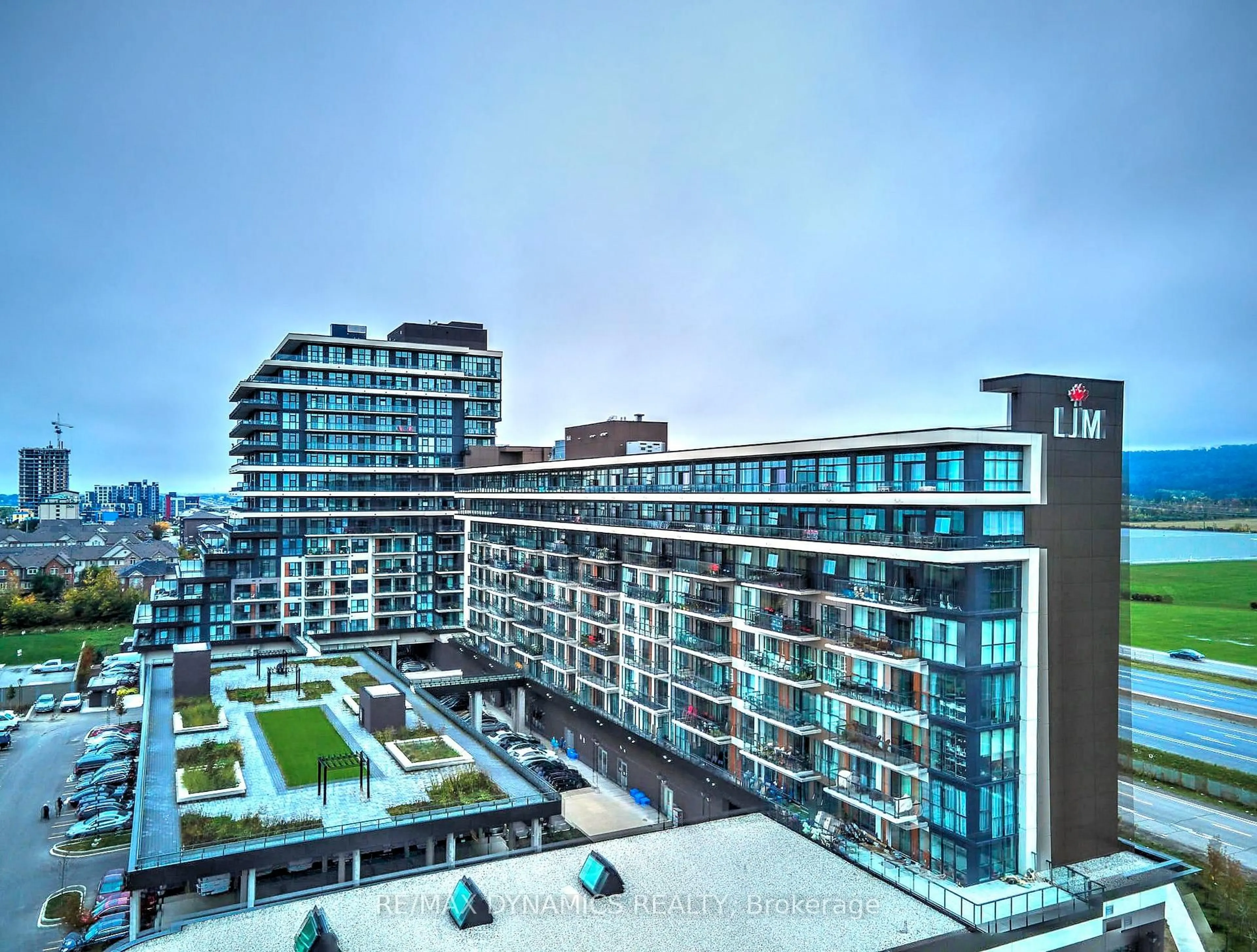 A pic from outside/outdoor area/front of a property/back of a property/a pic from drone, city buildings view from balcony for 550 North Service Rd #407, Grimsby Ontario L3M 0H9