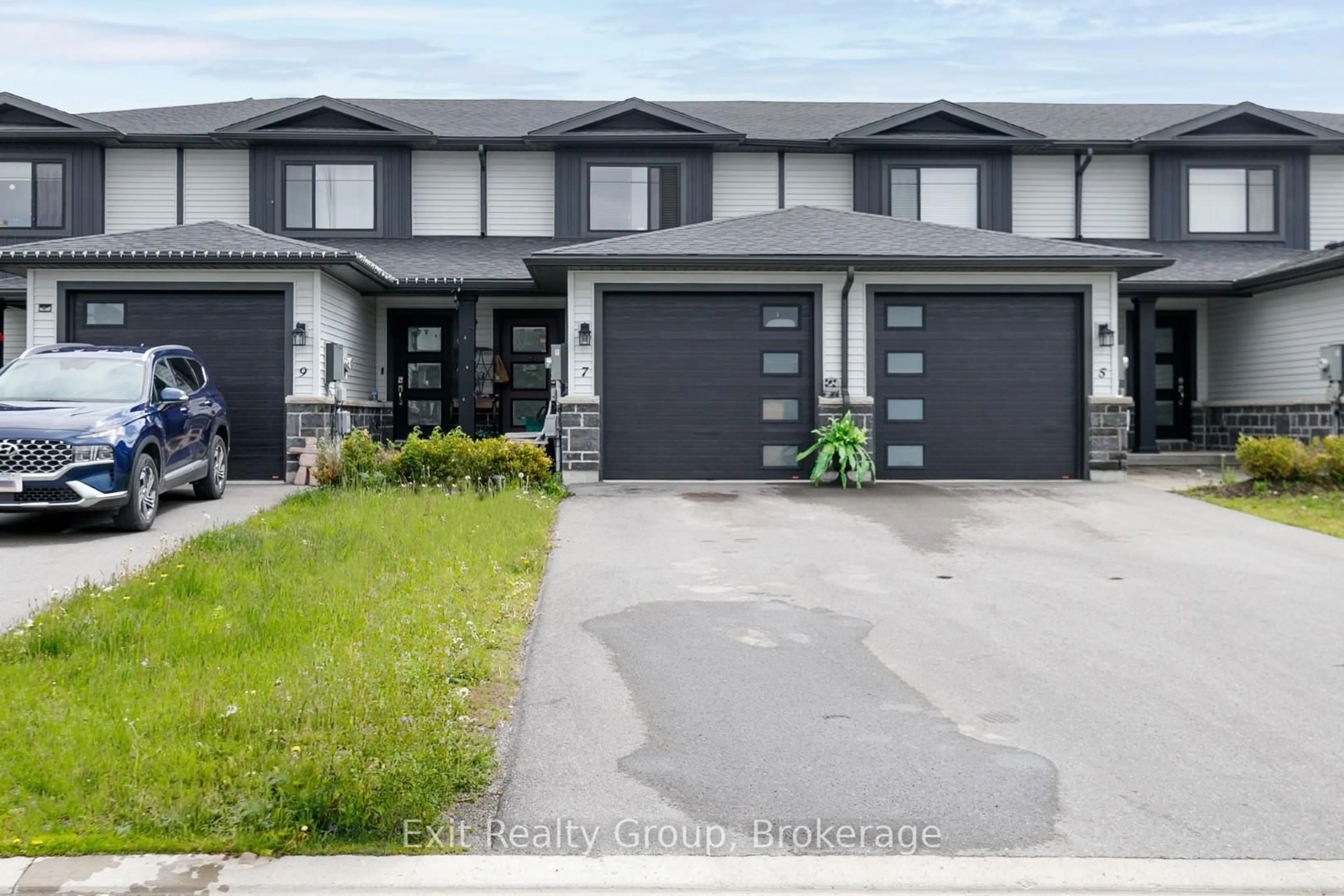 Unknown for 7 Dewal Pl, Belleville Ontario K8P 0H3