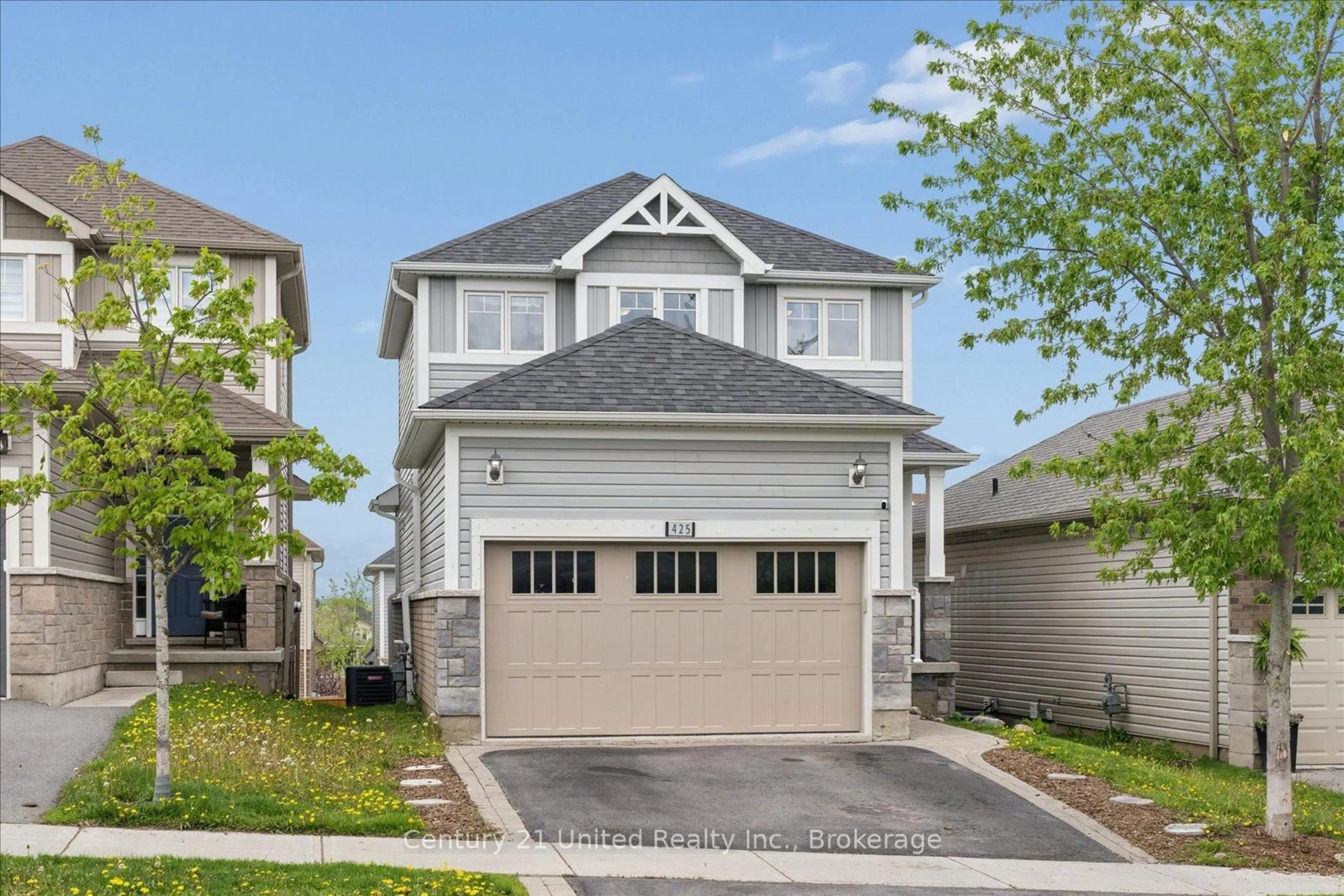 Home with vinyl exterior material, street for 425 Florence Dr, Peterborough Ontario K9J 0H7