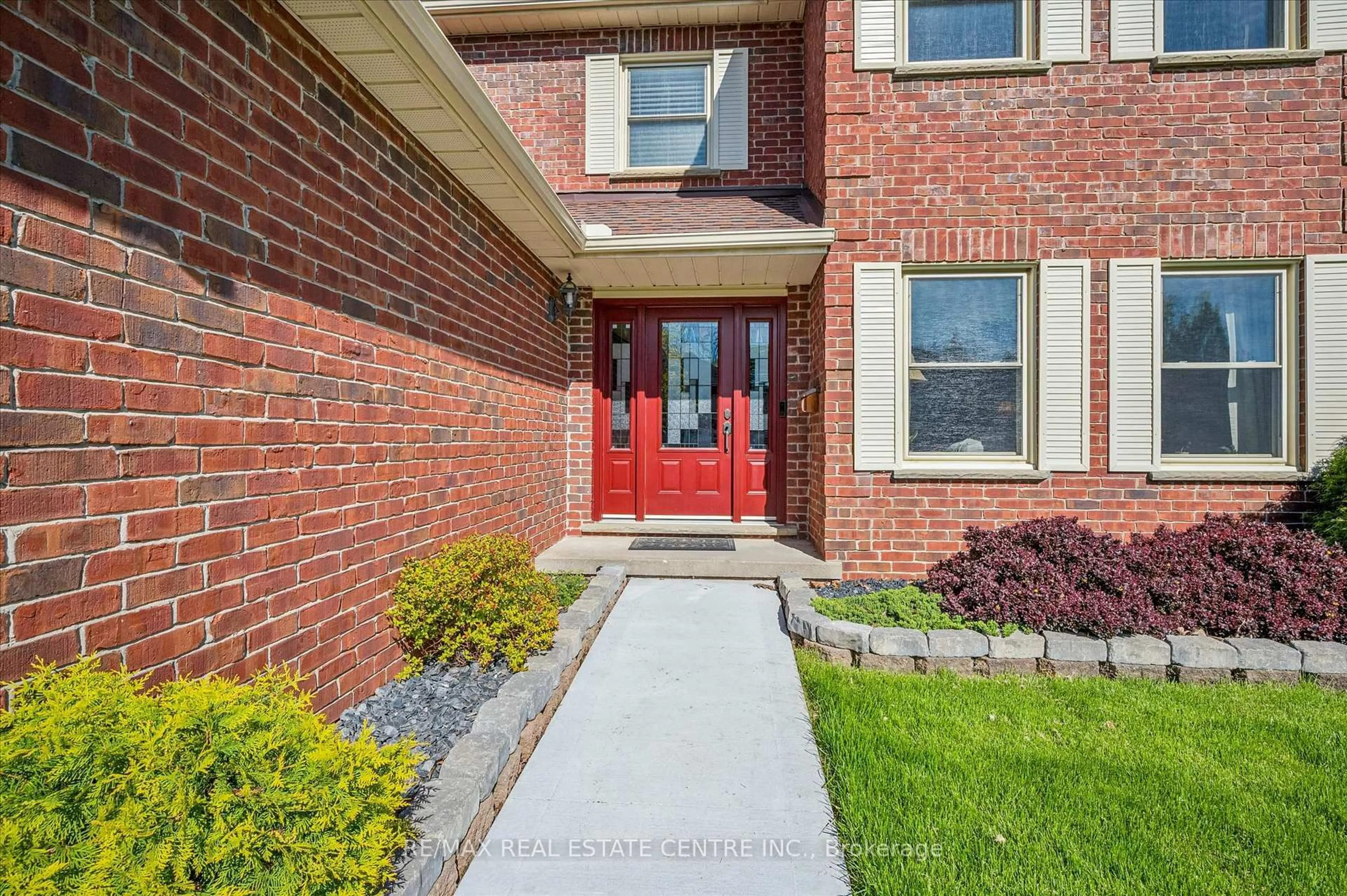 Home with brick exterior material, street for 40 Beasley Cres, Waterloo Ontario N1T 1K1
