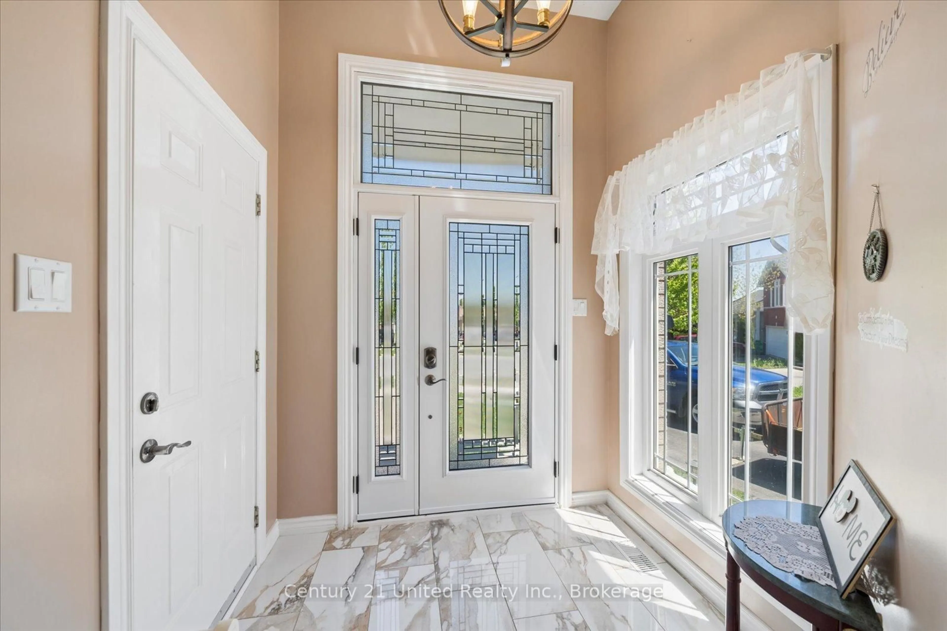 Indoor entryway for 122 Parcells Cres, Peterborough Ontario K9K 2R2