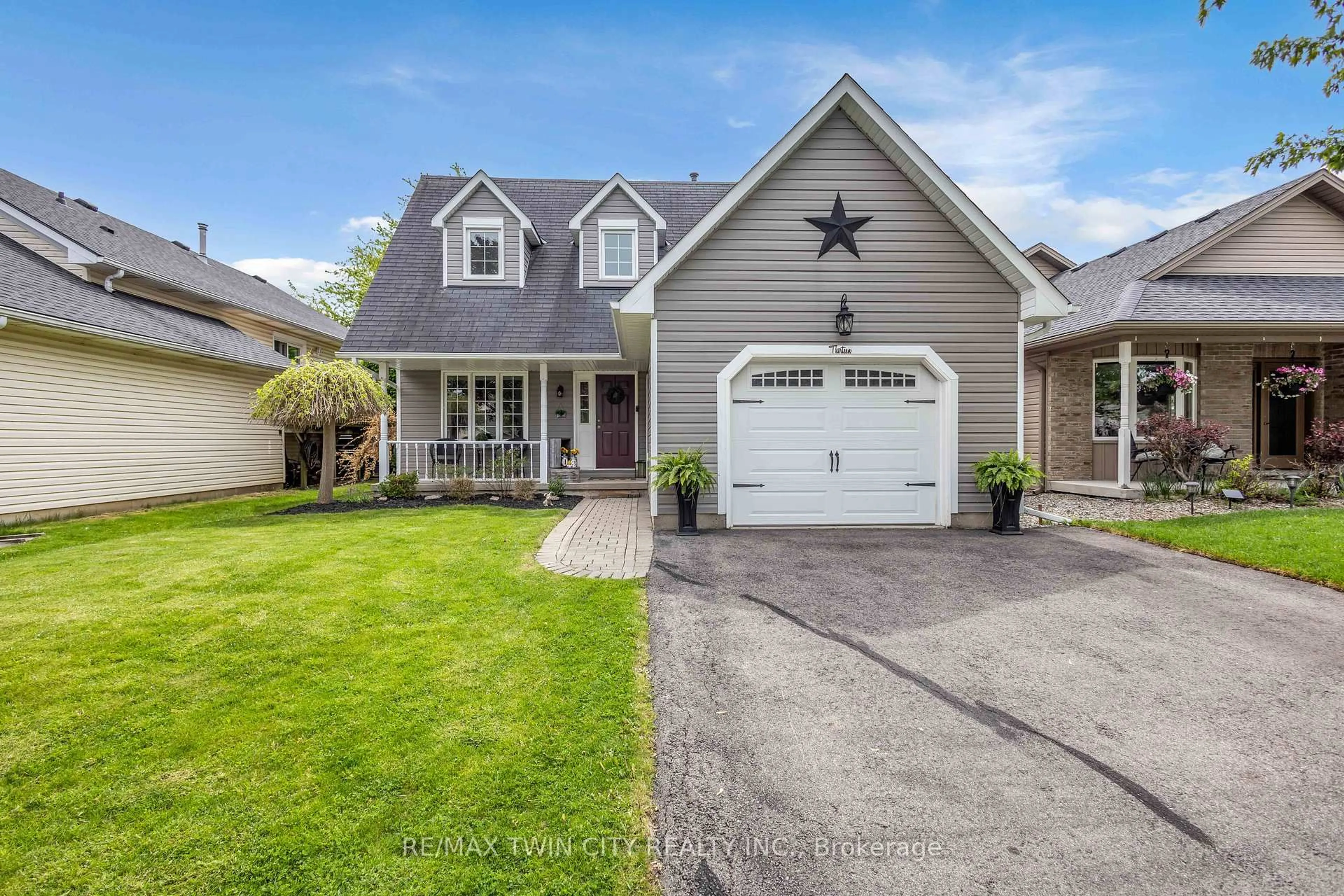 Home with vinyl exterior material, street for 13 Morgan Dr, Haldimand Ontario N3W 1H6