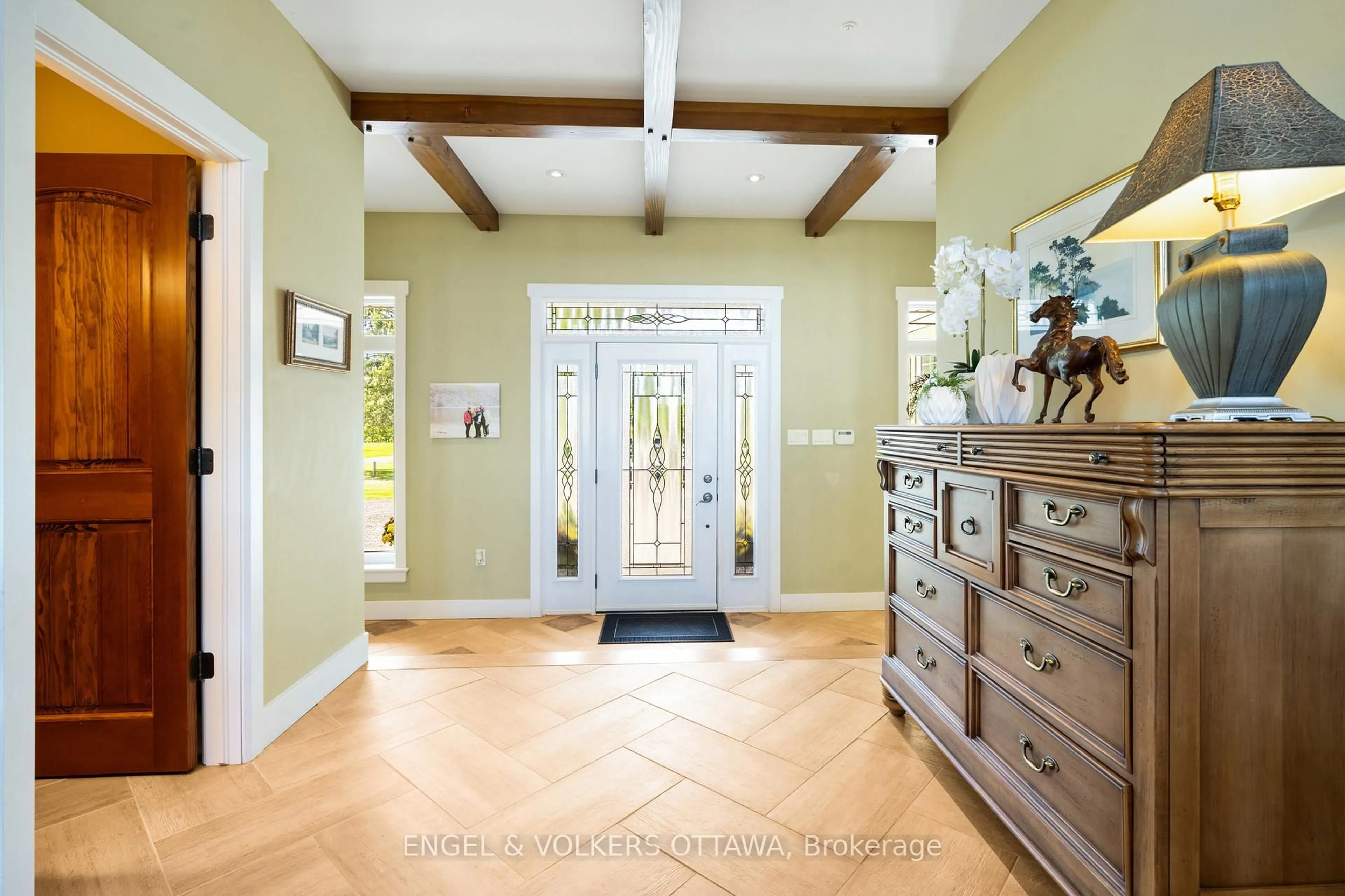 Indoor entryway for 2659 River Rd, Ottawa Ontario K4M 1B4