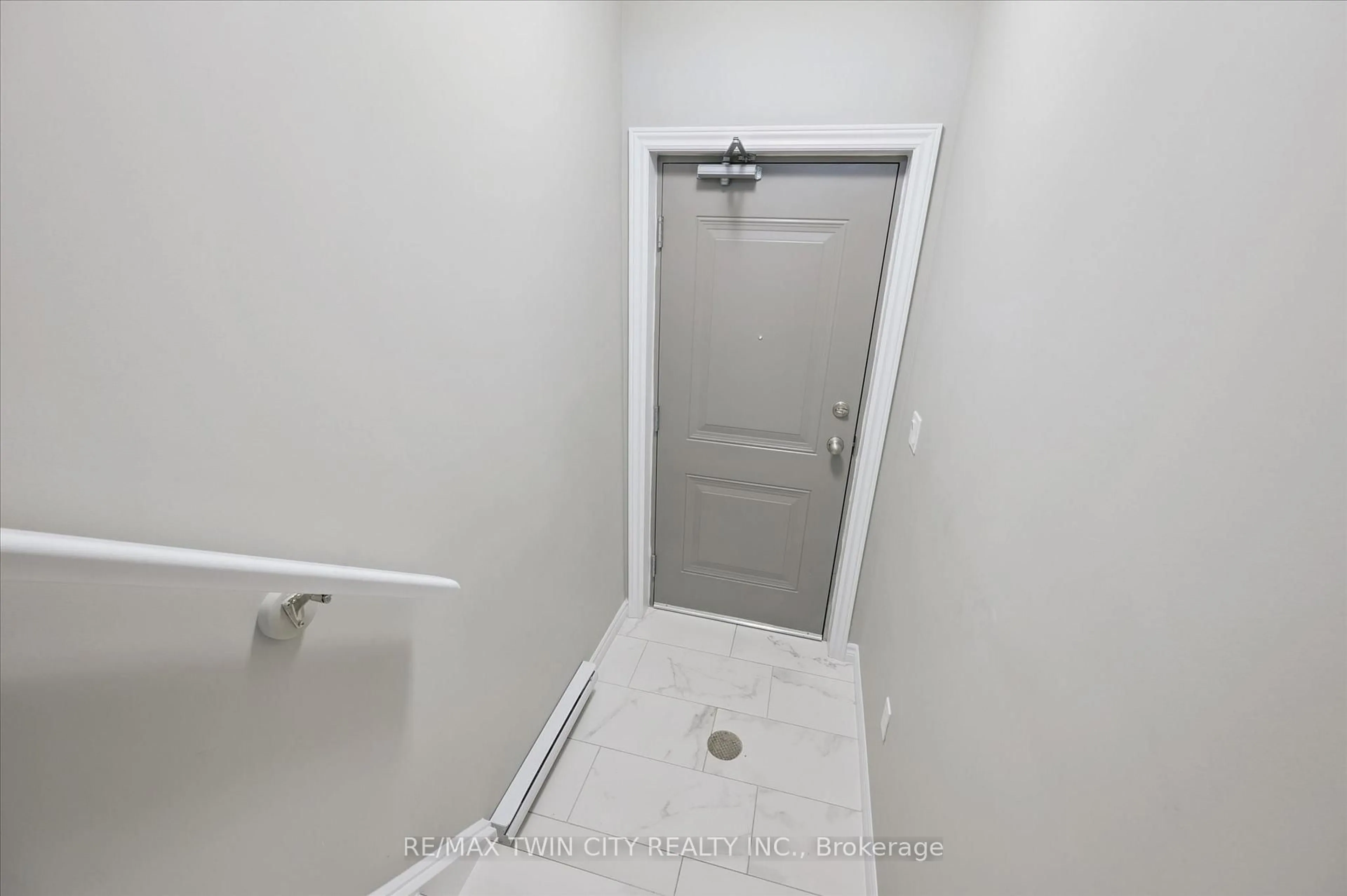 A pic of a room for 20 Lomond Lane, Kitchener Ontario N2R 0R4