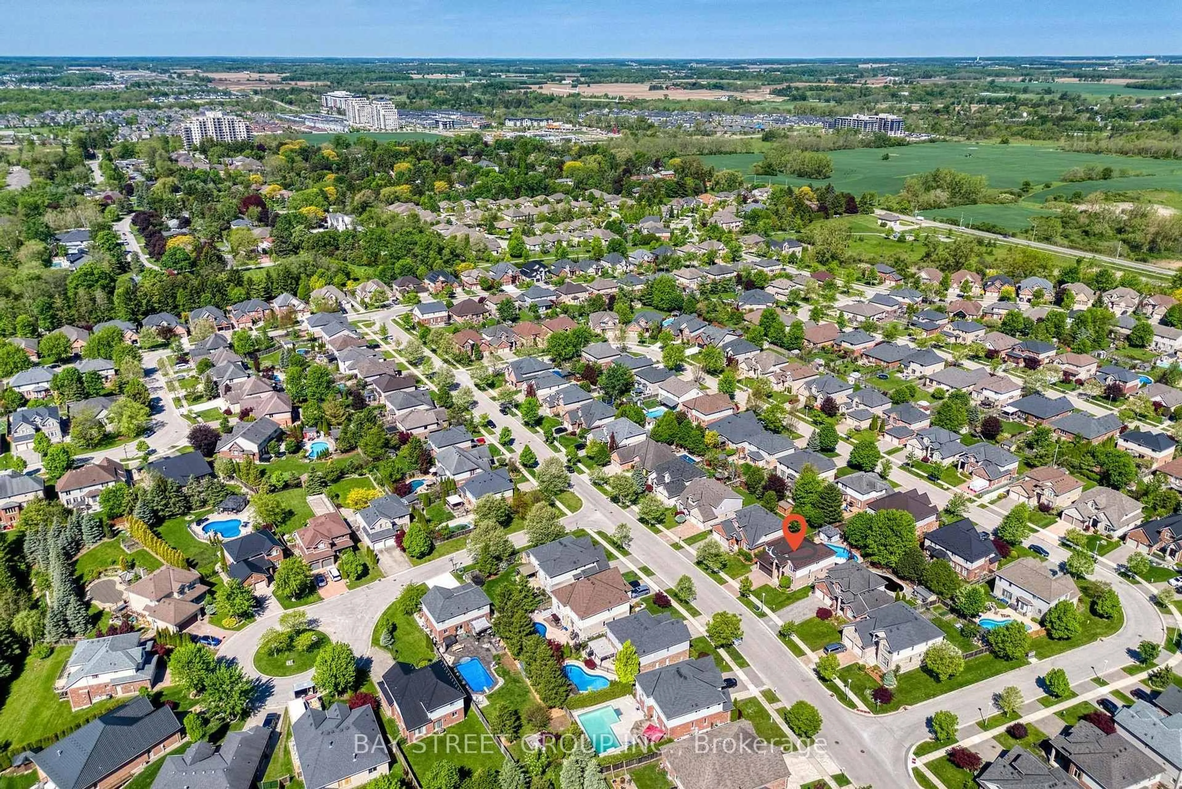 A pic from outside/outdoor area/front of a property/back of a property/a pic from drone, street for 294 Berryhill Dr, London North Ontario N5X 4M4