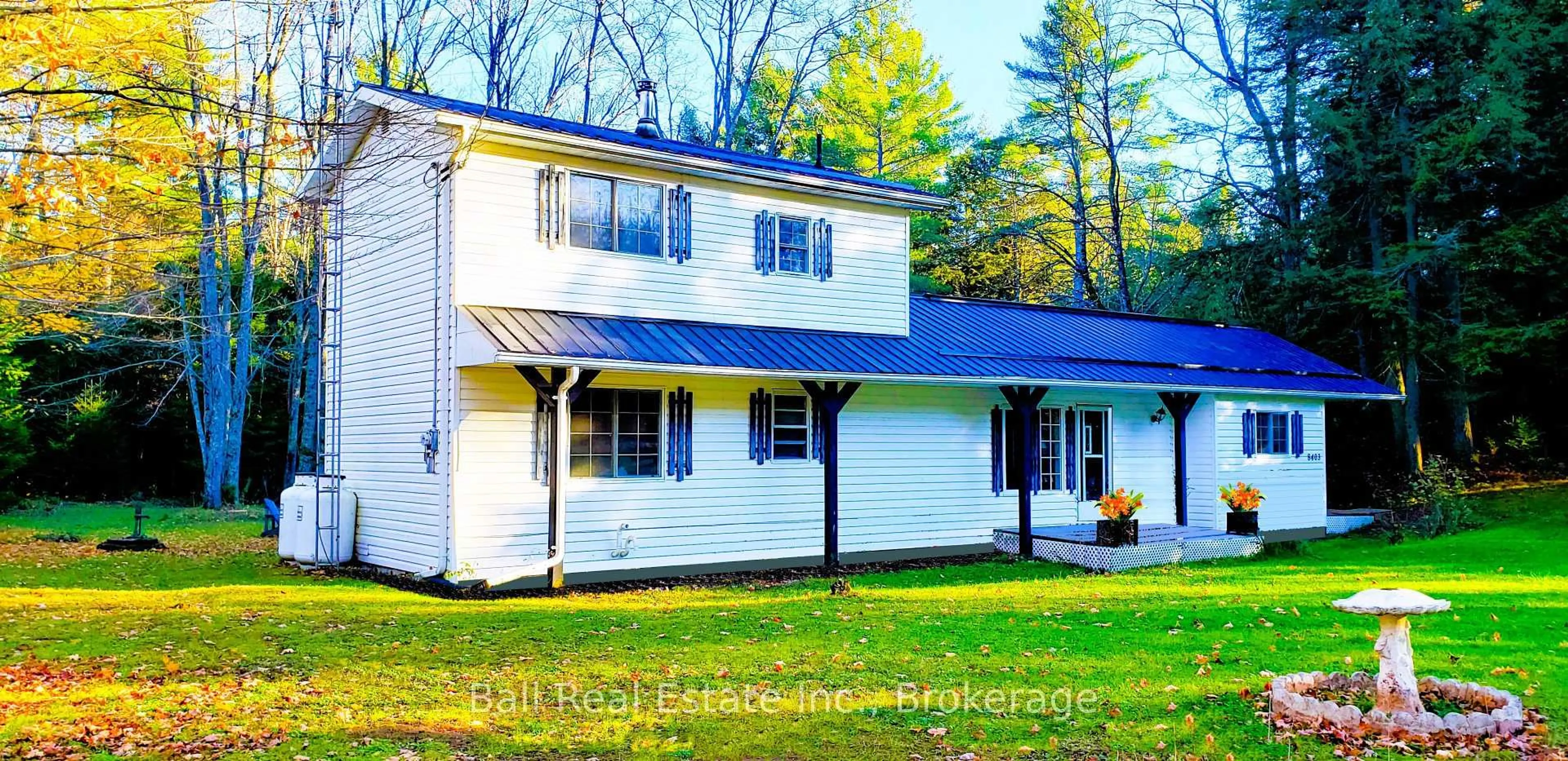 Home with vinyl exterior material, unknown for 8403 Highway 28, North Kawartha Ontario K0L 1A0